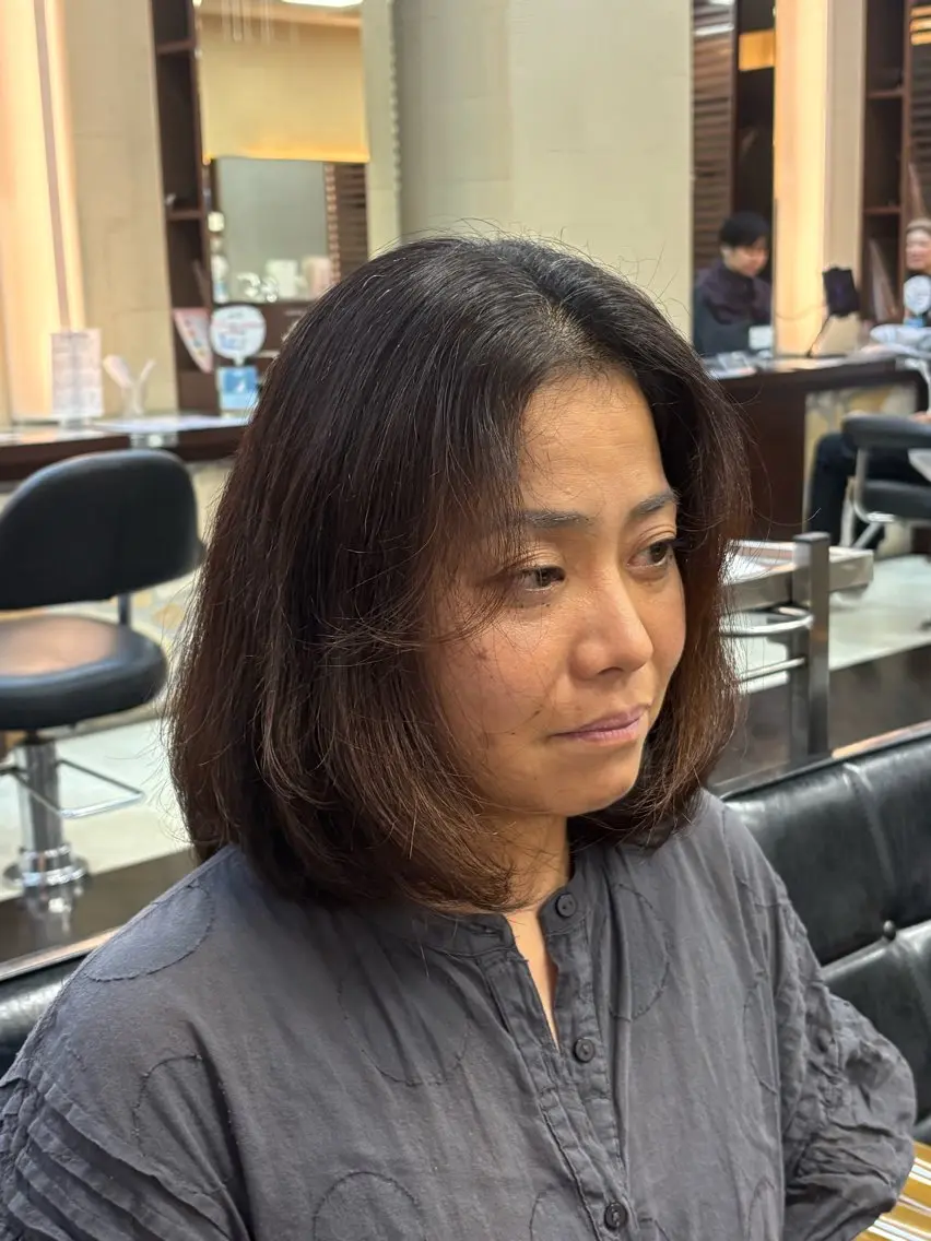 ミディアム カット 細田 舞乃のヘアスタイル