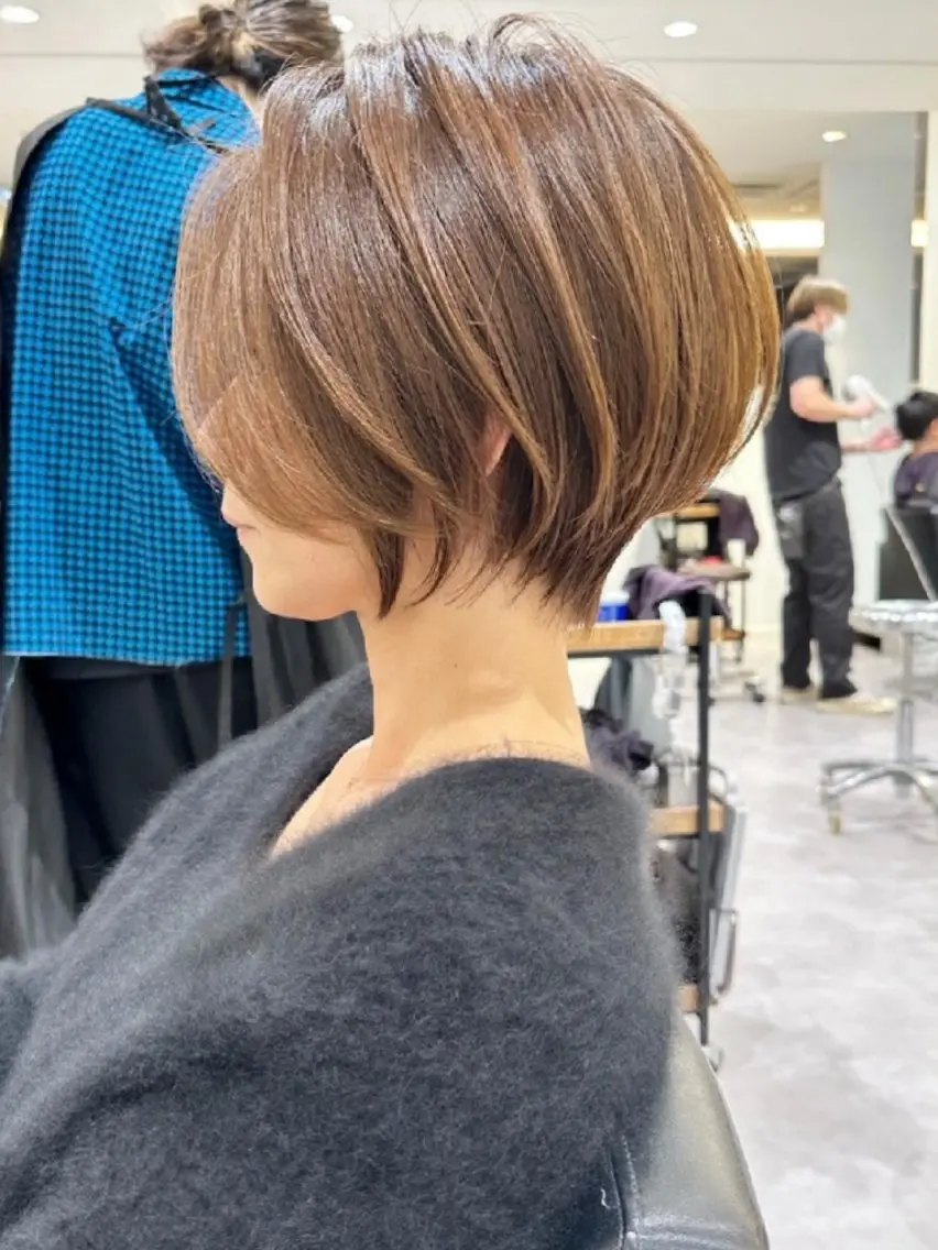 ショート 山嵜 菜織のヘアスタイル