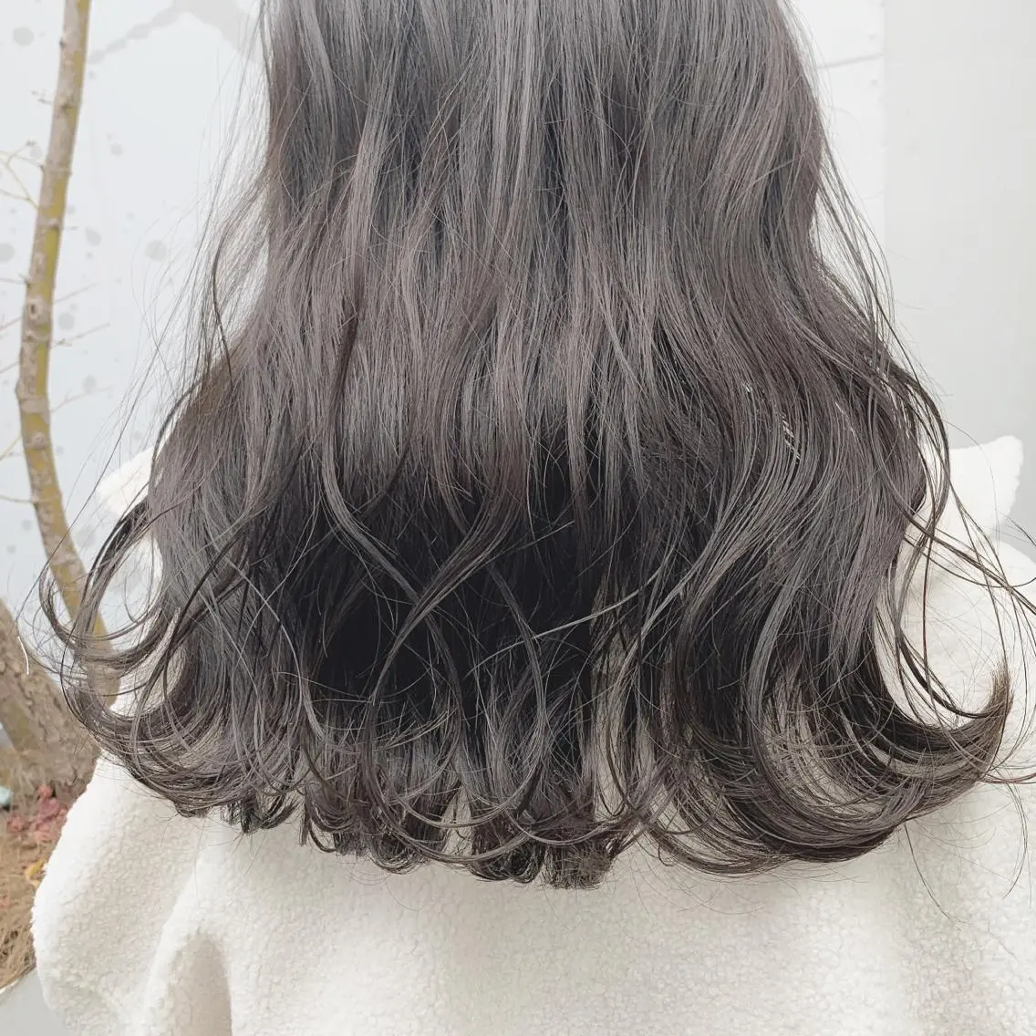 セミロング カラー マツエク・マツパ ハイトーンボブ 前田 表参道　グレージュのヘアスタイル