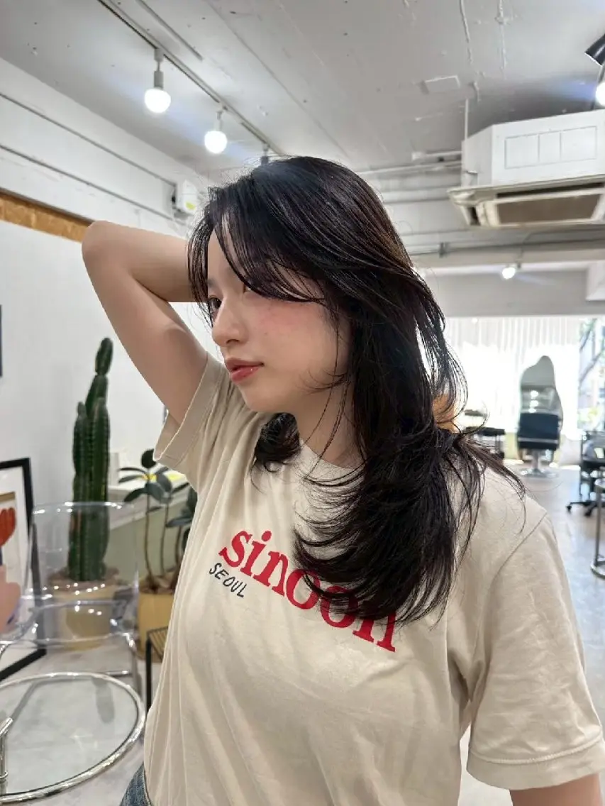 カラー 井上 日菜子のヘアスタイル
