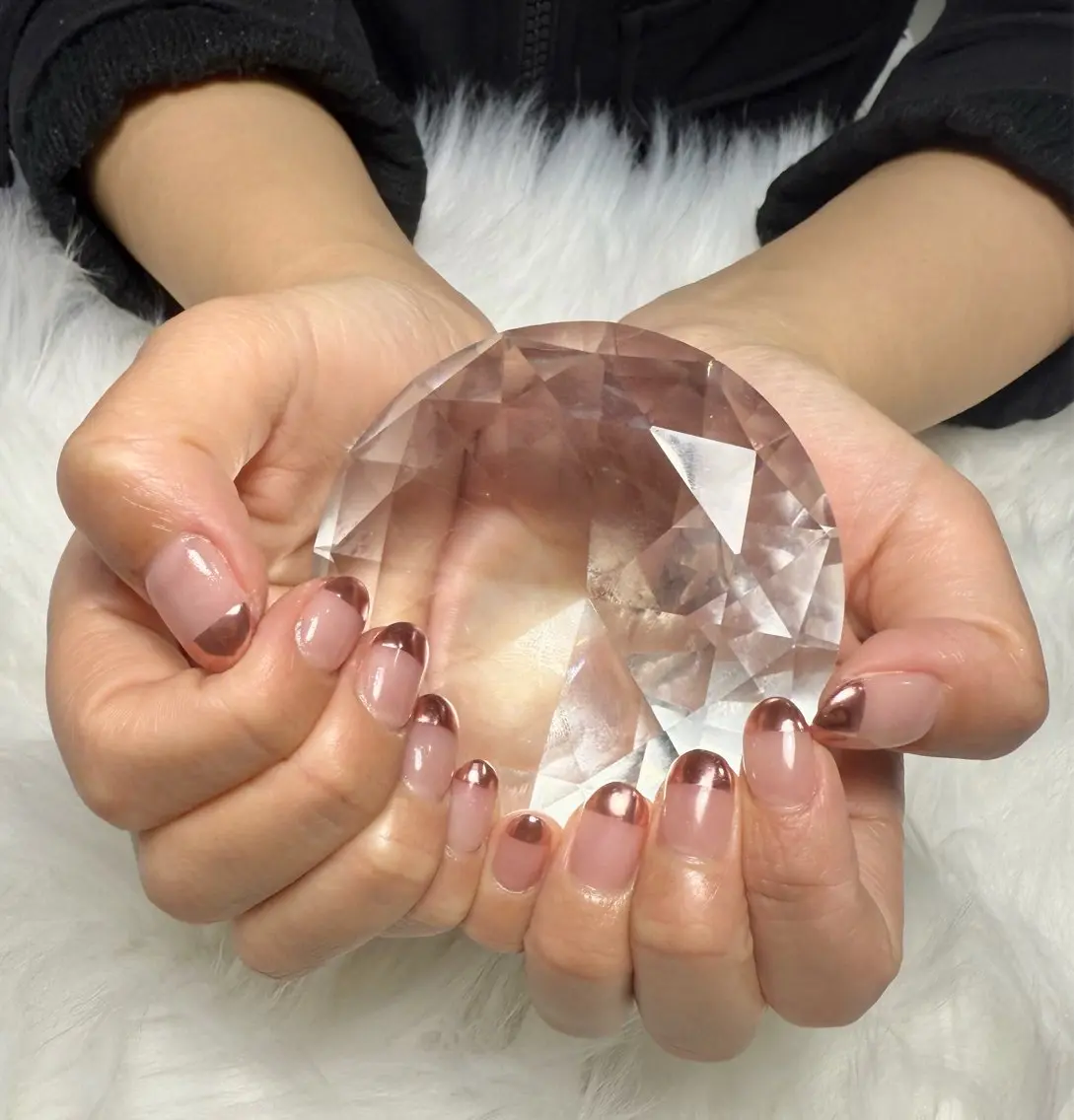 ネイル ゴールド ピンク ハンドネイル tumake🩷 Aliceのネイルデザイン