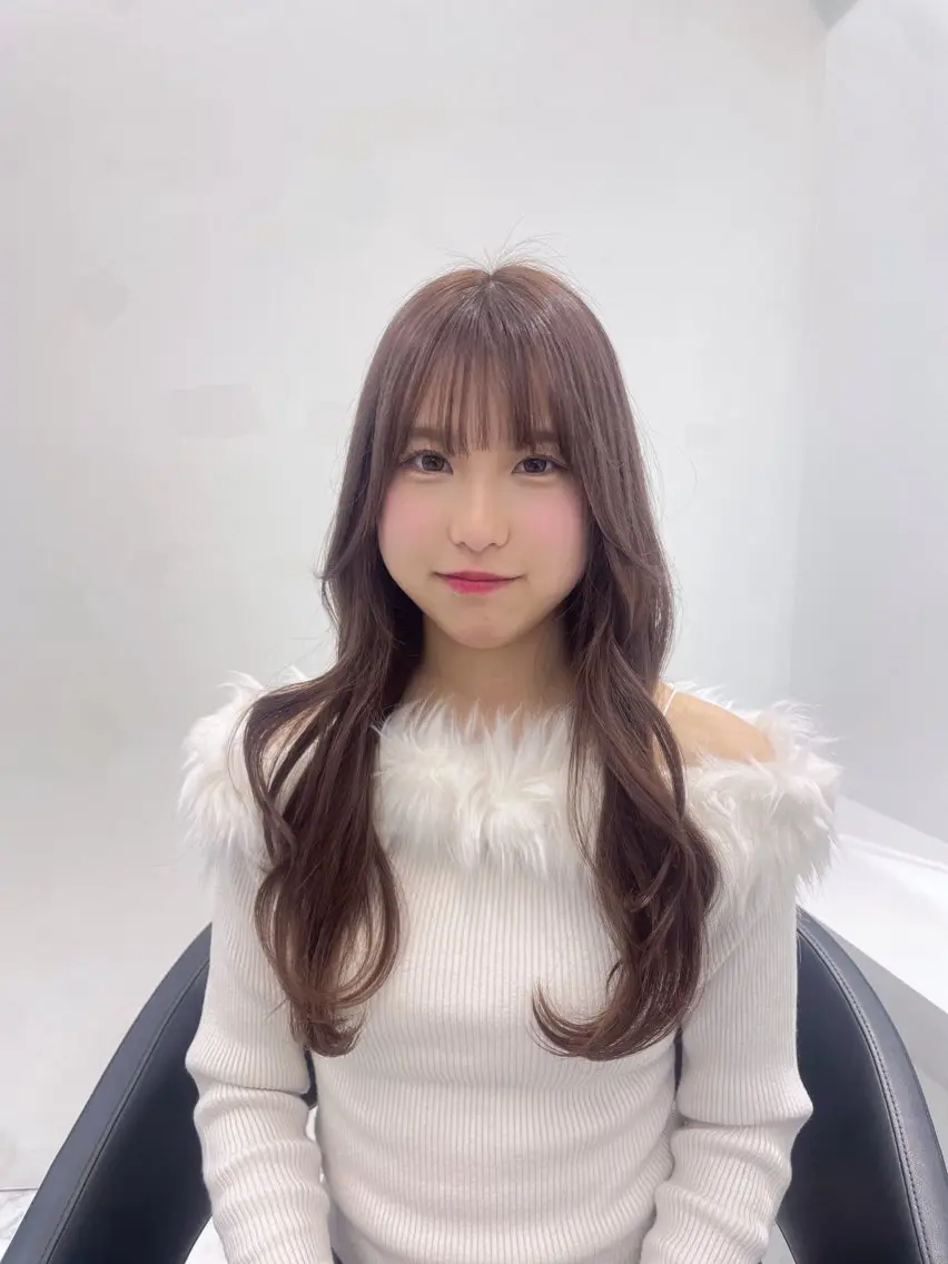 セミロング カラー ヘアアレンジ MOMO艶髪 🩵モテカラーのヘアスタイル