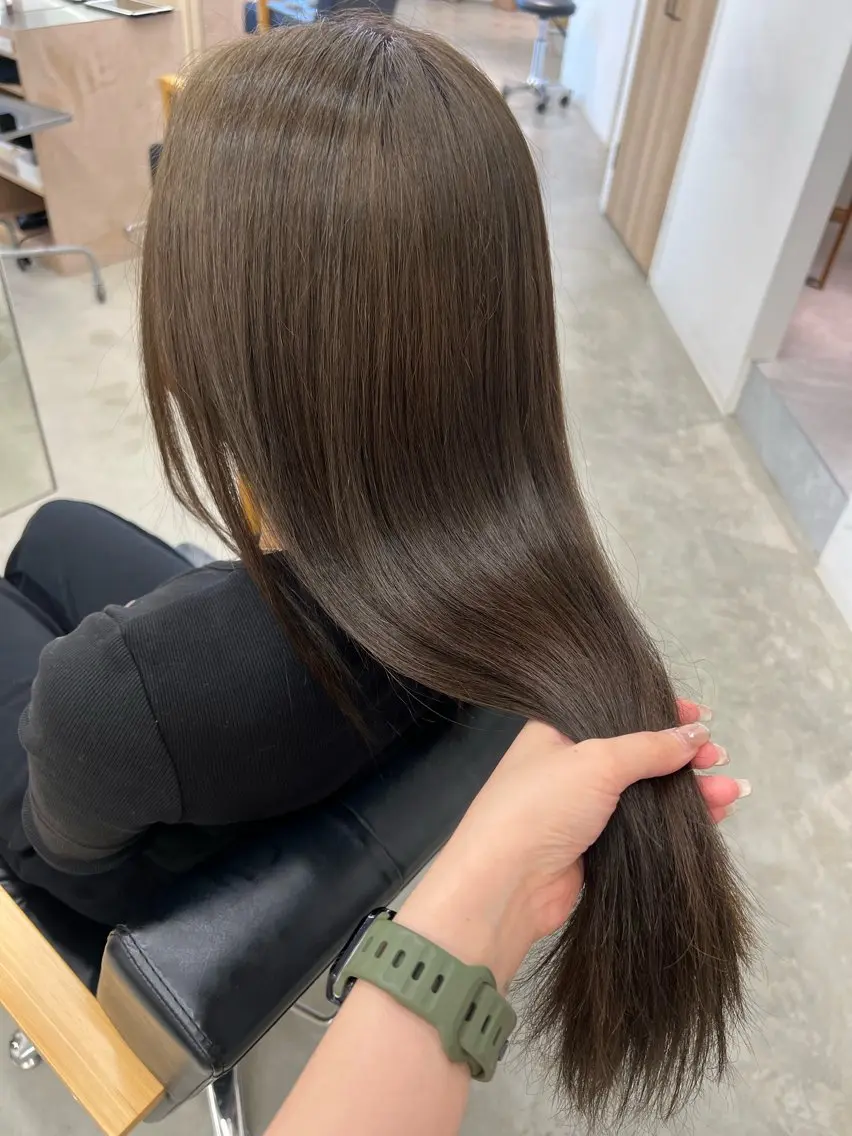 ロング カット ヘアカラー トリートメント vince. moekoのヘアスタイル