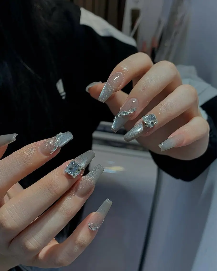 ネイル アートネイル チークネイル 氷ネイル・うるうるネイル 韓国ネイル マグネットネイル ハンドネイル NAILS168 新大久保店のネイルデザイン