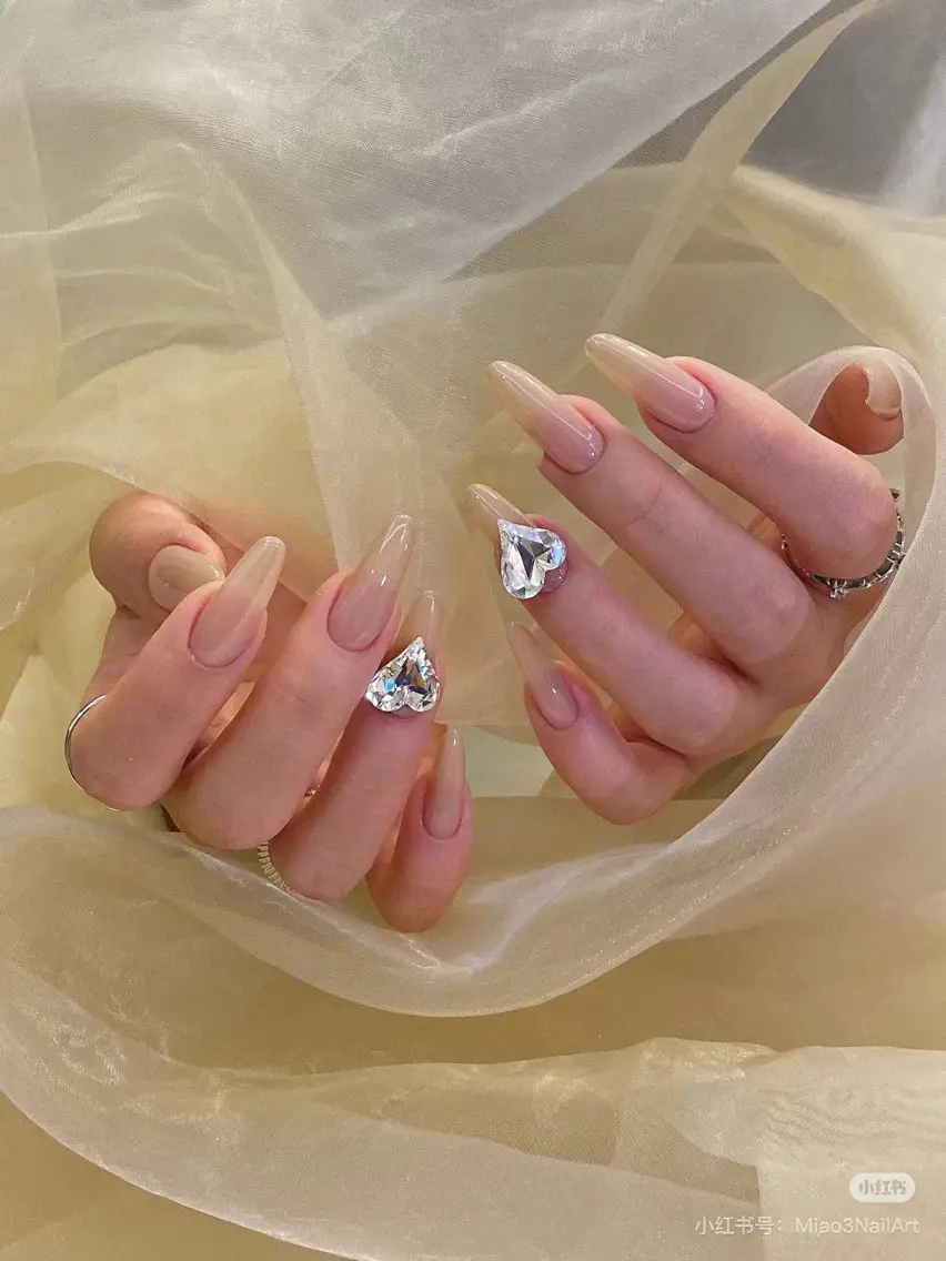 セミロング ハンドネイル Daifuku nailsのネイルデザイン