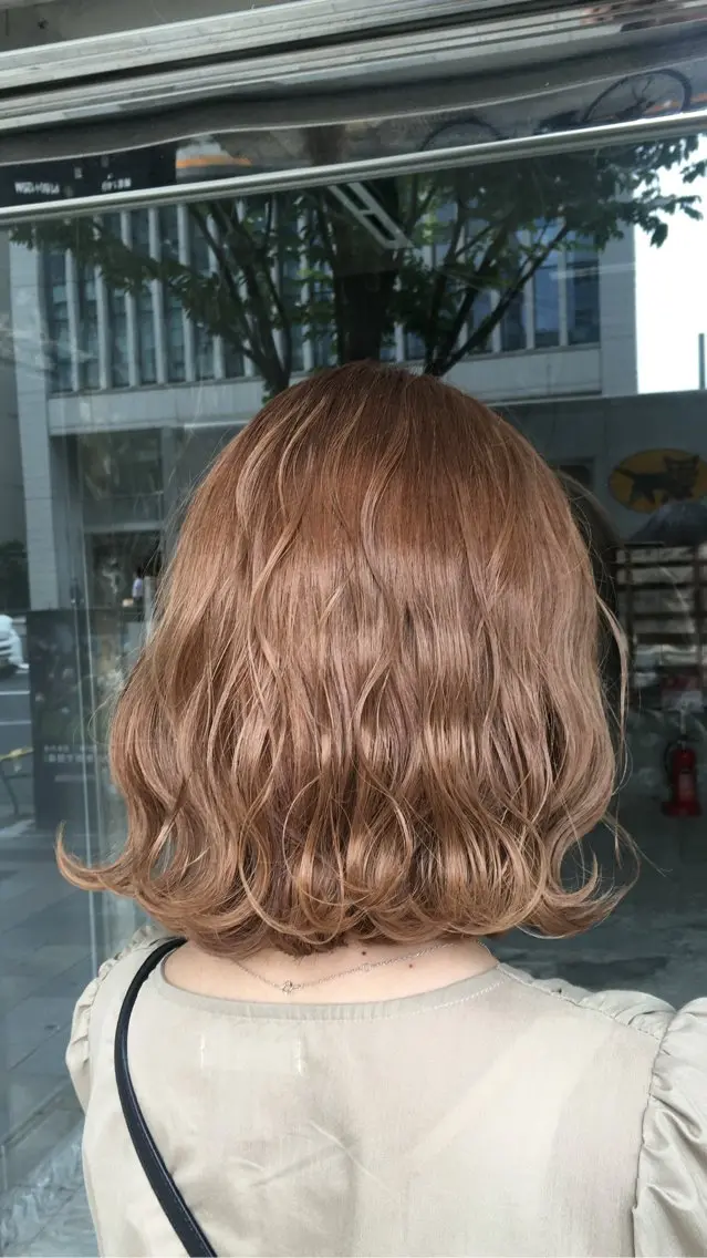 ロング カラー パーマ ヘアアレンジ ベージュカラー ブリーチ 透明感カラー グレージュ ラベンダーカラー 中顔面短縮カット🪽 レイヤー🥀コウヘイのヘアスタイル