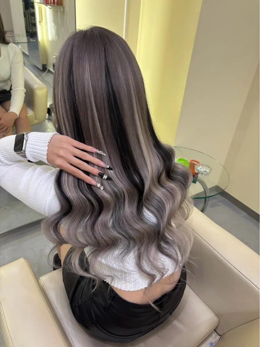 【ハイライトのみ】100%レミーヘアシールエクステ17枚 5500円の写真