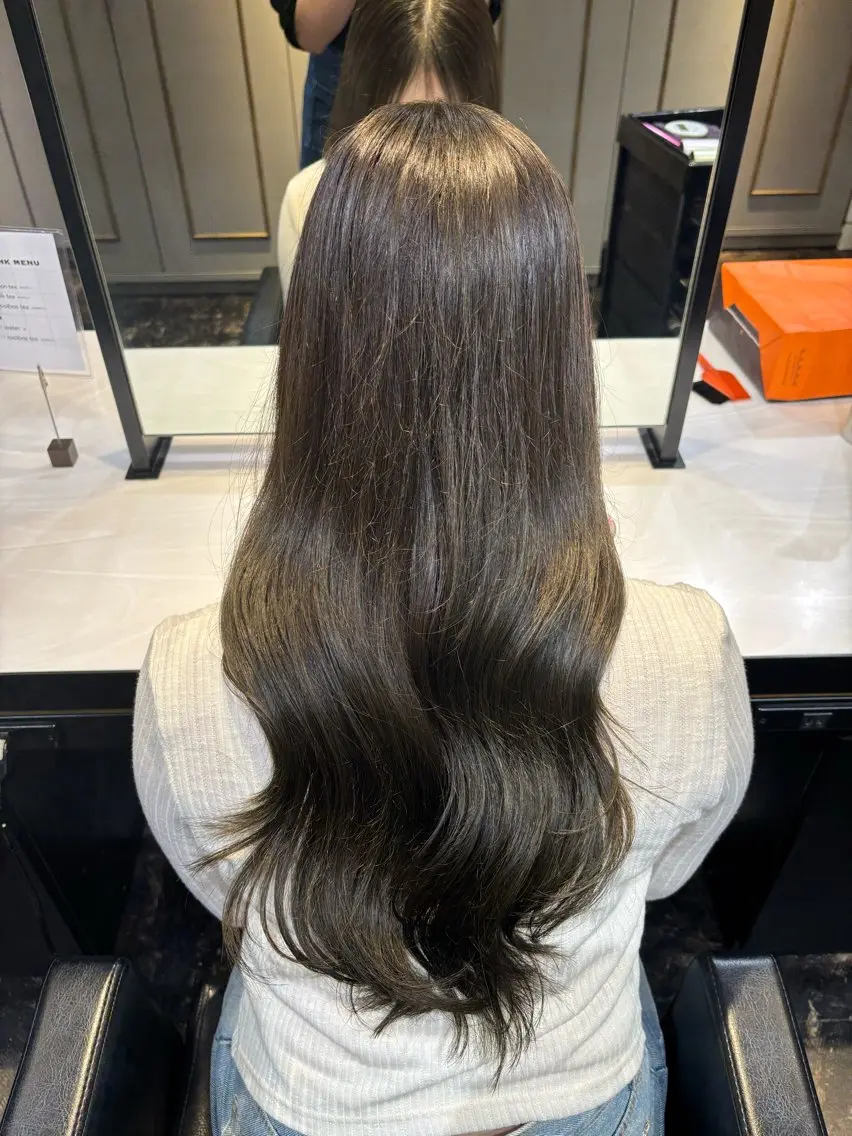 ロング カラー ベージュカラー オリーブベージュ 🌟髪質改善/カット みつき🌟のヘアスタイル