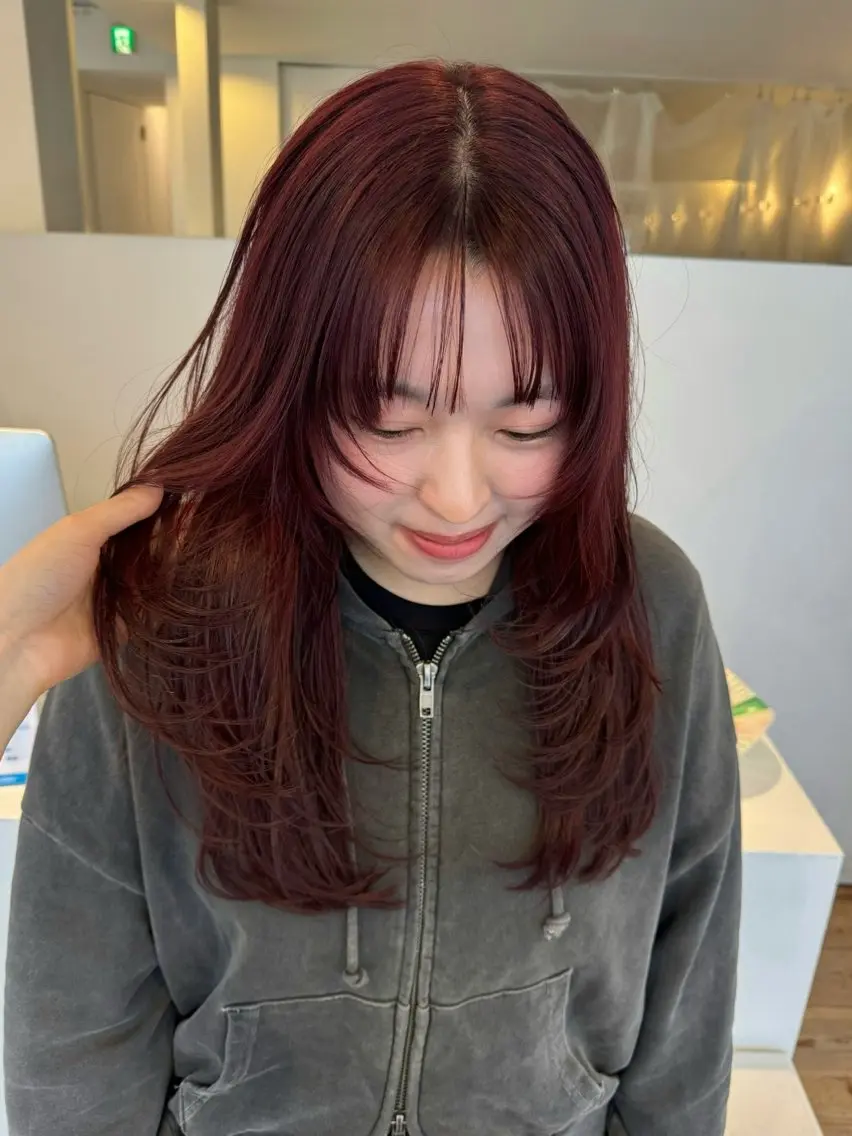 ロング カラー ブリーチ ダブルカラー インナーカラー ブリーチなしカラー ピンクカラー カット ヘアカラー トリートメント YARD.長田 唯のヘアスタイル