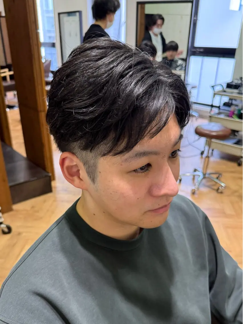 ショート パーマ メンズ くせ毛 溝口 槙里也のヘアスタイル