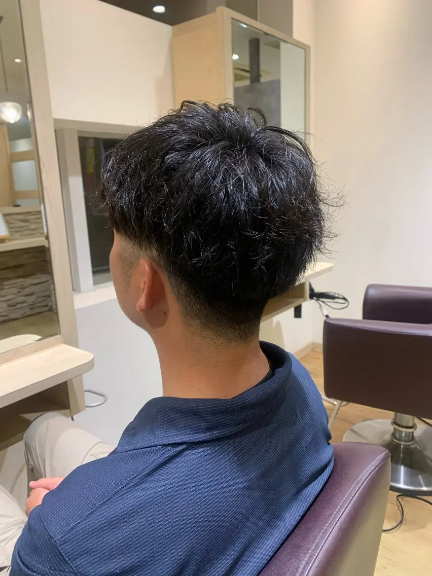 メンズ マッシュ ツーブロック 刈り上げ カット ヘアカラー T つぐみのヘアスタイル
