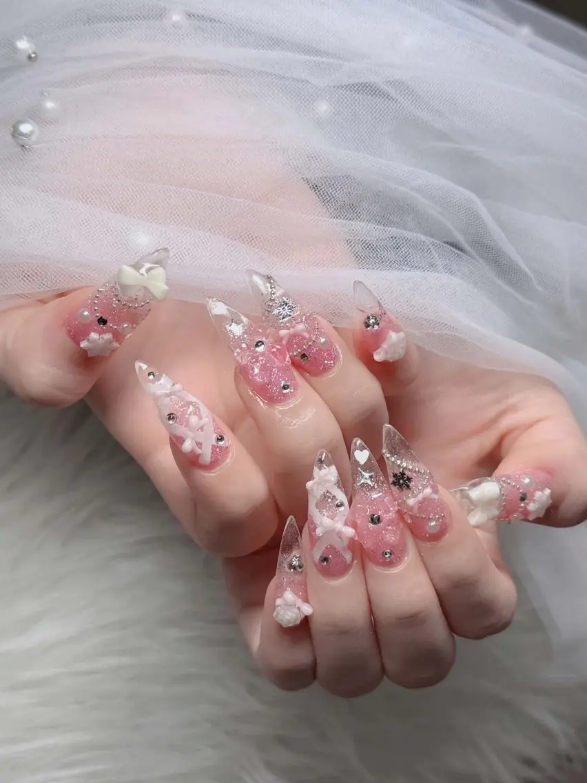 ネイル チークネイル フレンチネイル キラキラネイル 韓国ネイル マグネットネイル ハンドネイル yuuna hbabynailのネイルデザイン