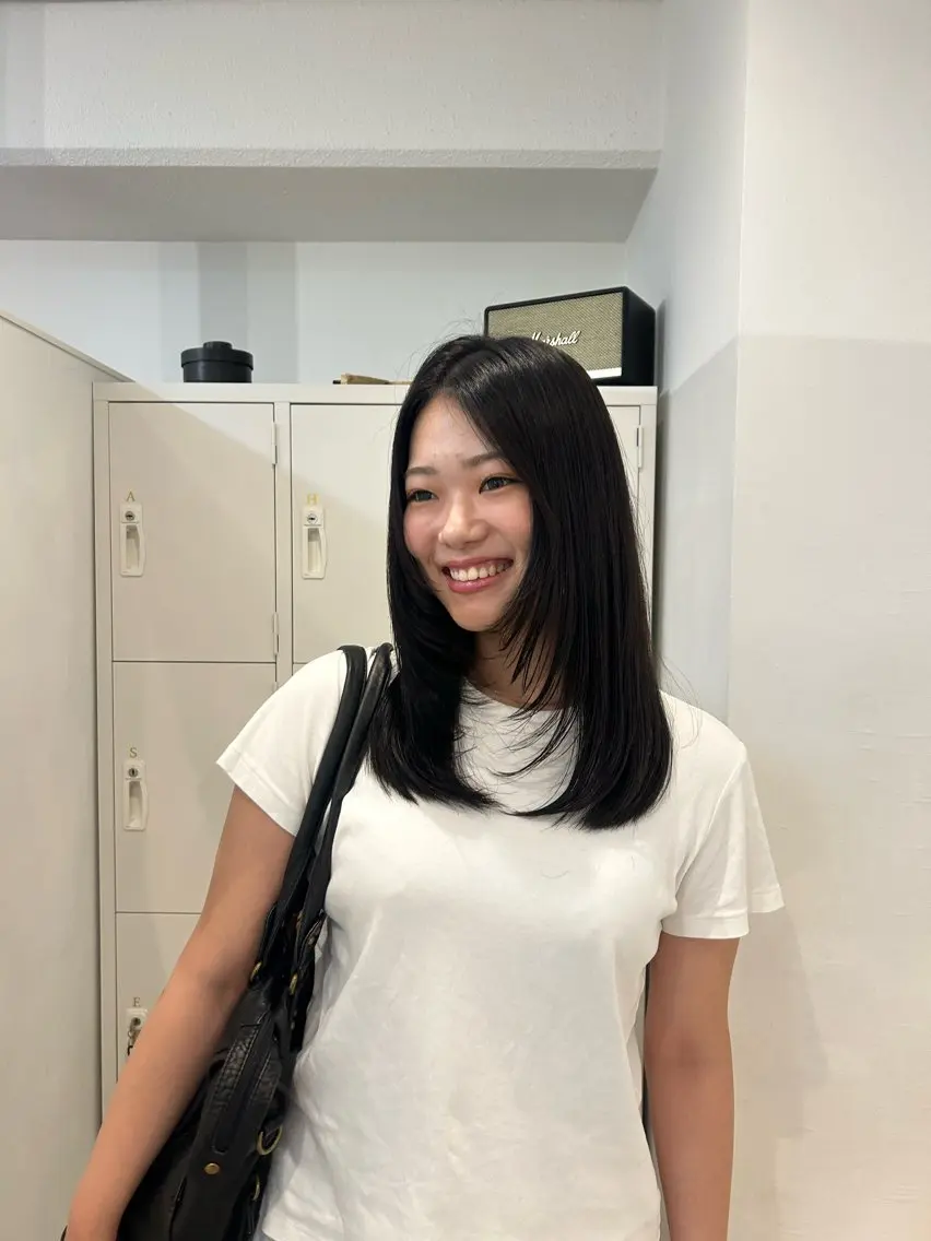 ロング レイヤーカット カット ヘアカラー トリートメント イザワサヤ/梅田 髪質改善ストレートのヘアスタイル