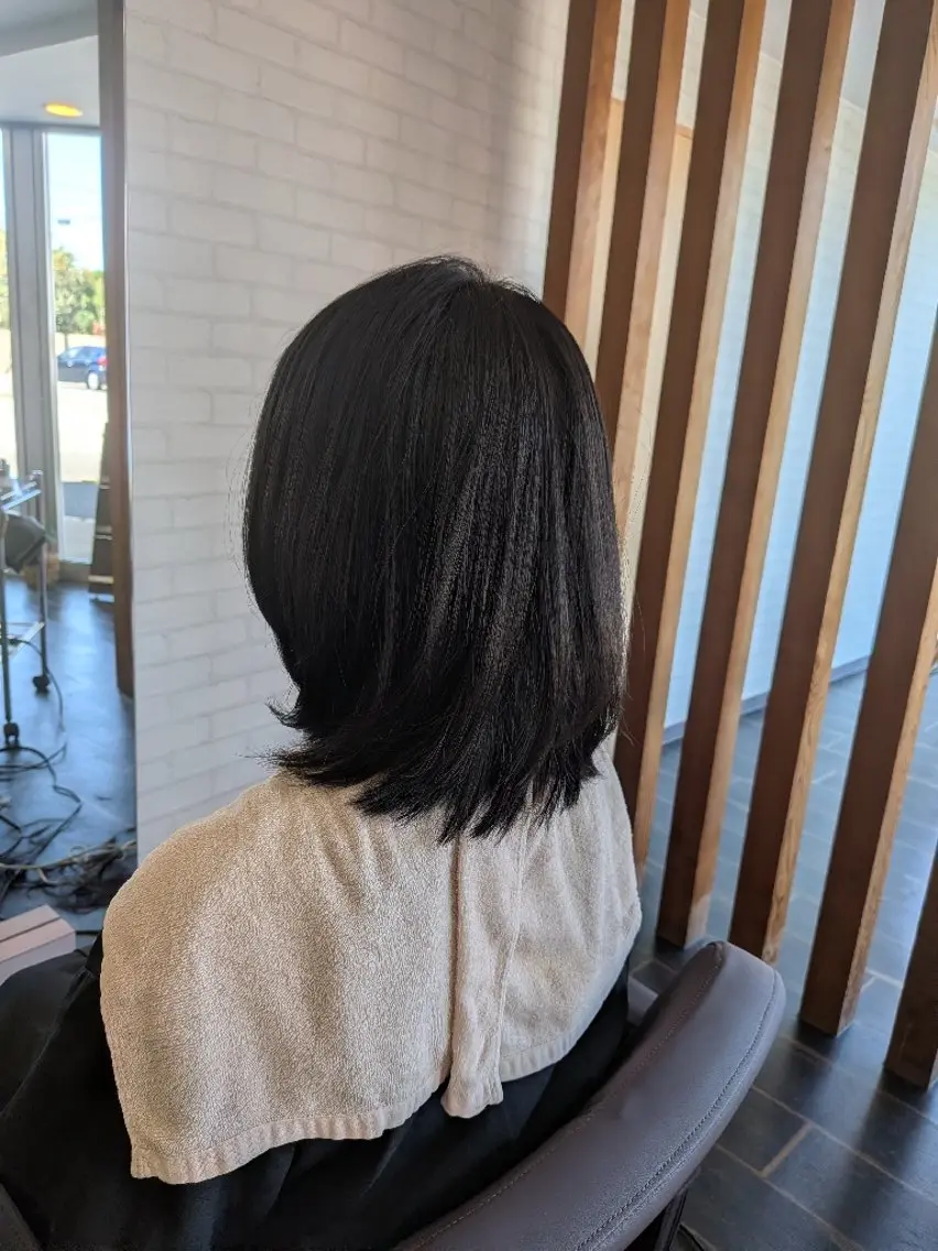 ミディアム 顔周りカット レイヤーカット 外ハネヘア 若松 亜希のヘアスタイル