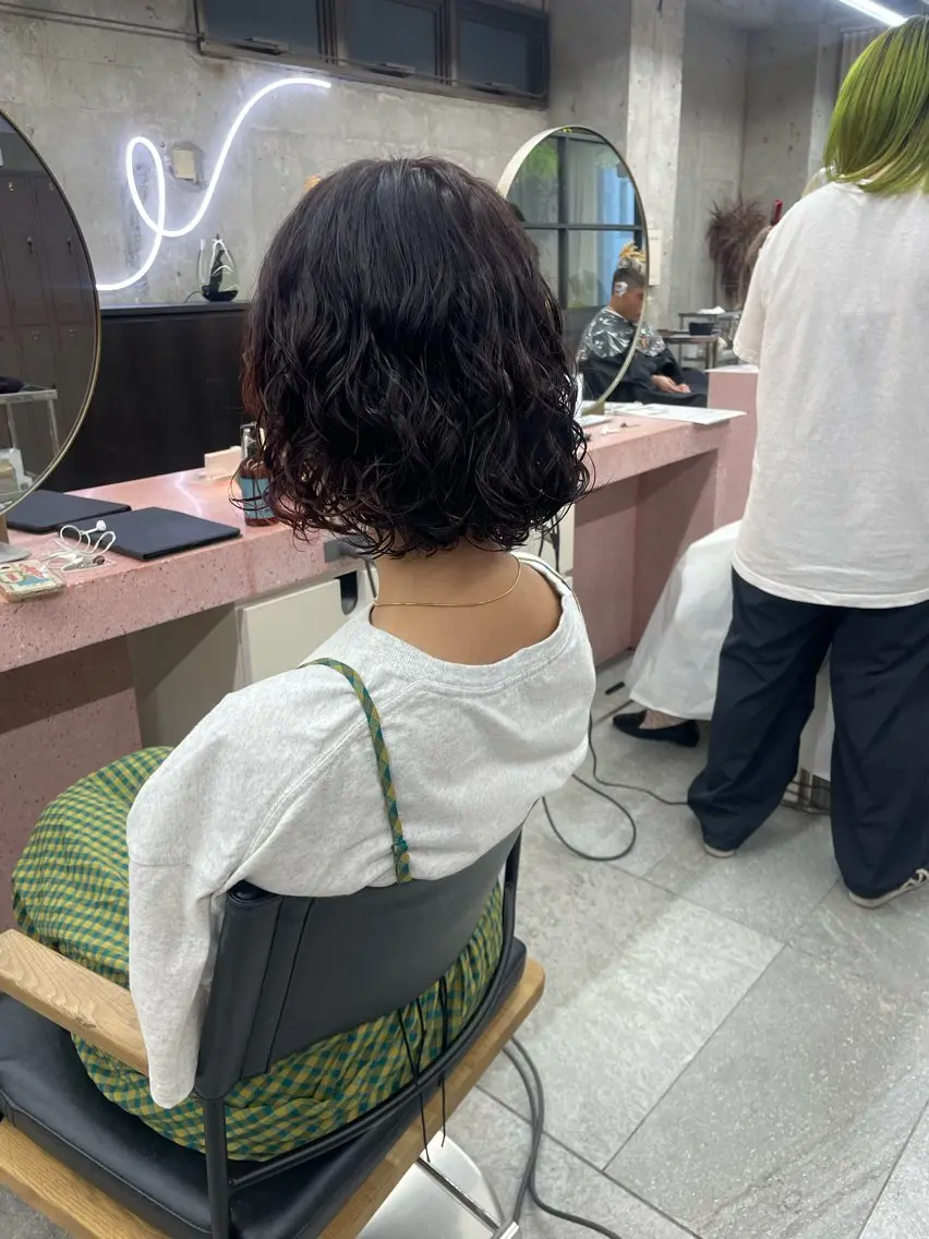 ミディアム カット ヘアカラー パーマ 鈴木瑛里/ブロンド ベージュ/男女のヘアスタイル