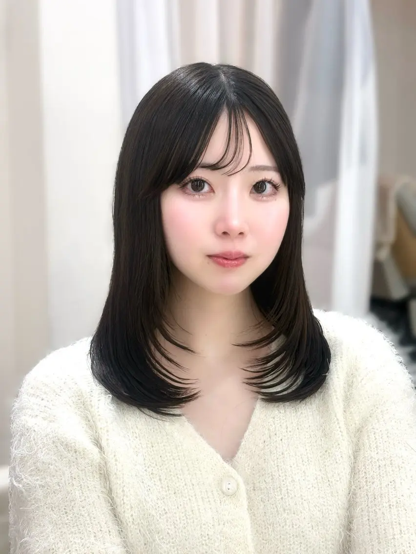 ミディアム ‎🤍MIU‎🤍 レイヤーカット‎🤍のヘアスタイル