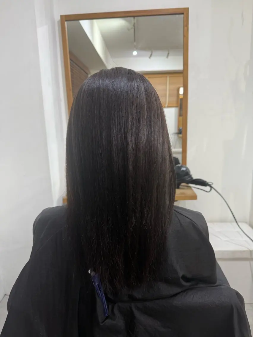 セミロング 縮毛矯正 縮毛矯正 安藤 来桃のヘアスタイル
