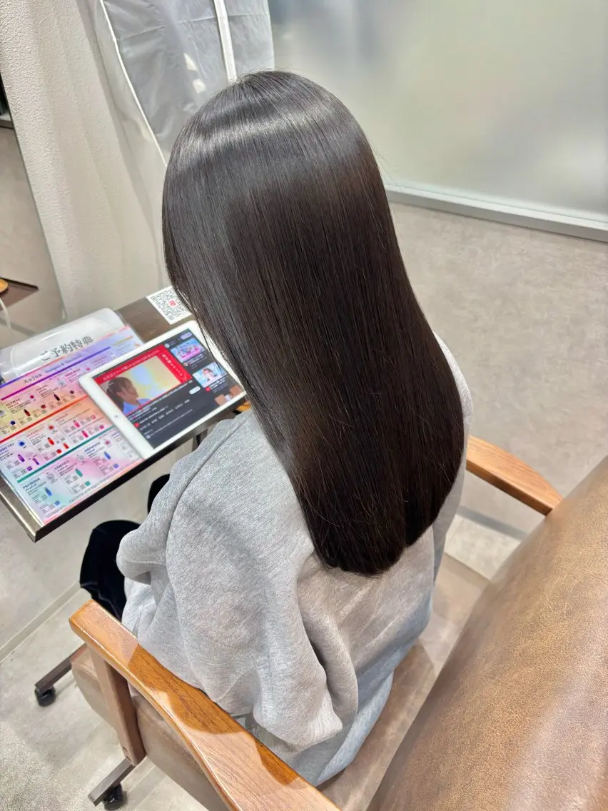 セミロング カット 縮毛矯正 トリートメント 久保田康雅 辻堂 髪質改善×縮毛矯正のヘアスタイル