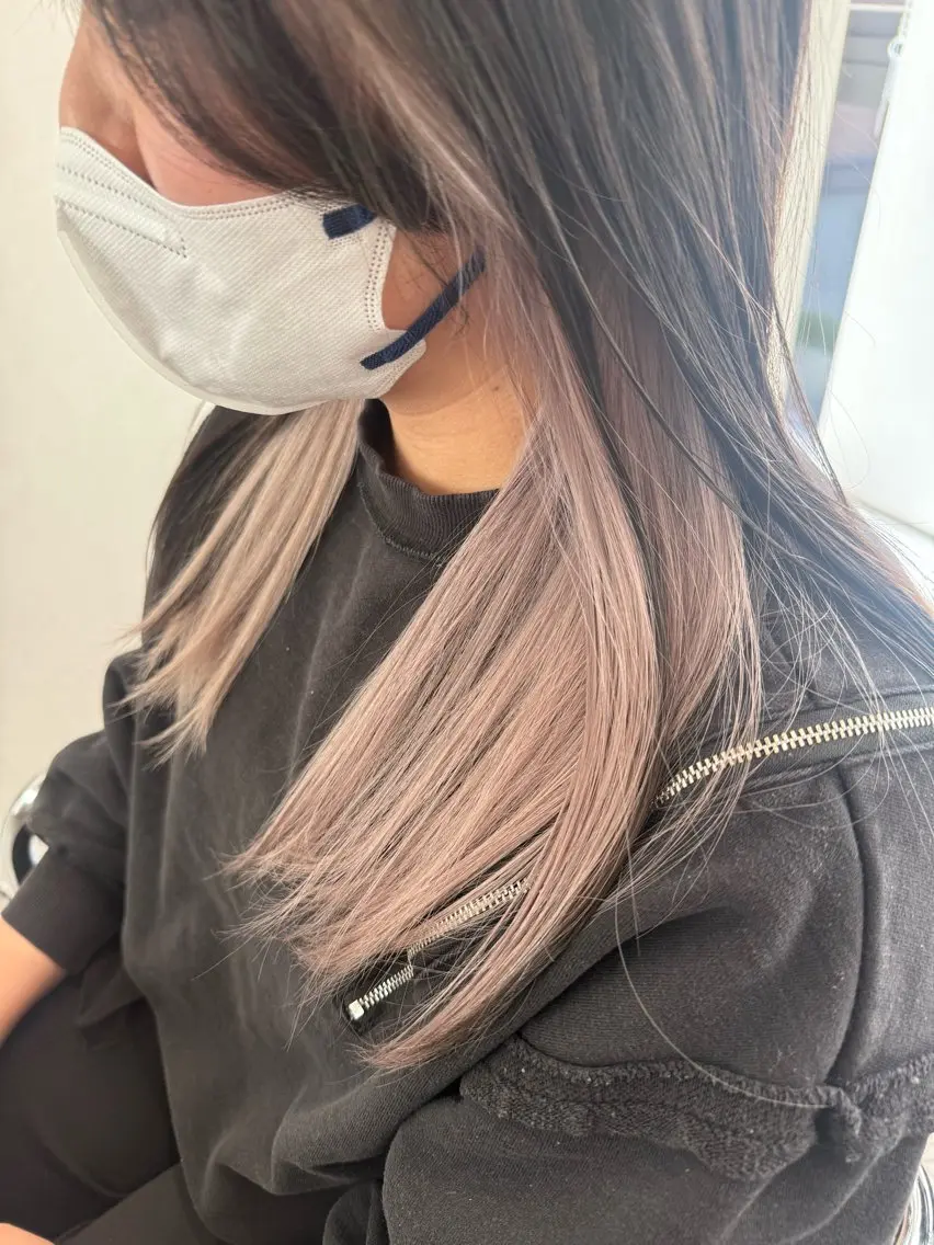 ミディアム カラー ベージュカラー ブリーチ ケアブリーチ ダブルカラー インナーカラー ヘアカラー インナーカラー 推し ブリーチ 髪質改善のヘアスタイル