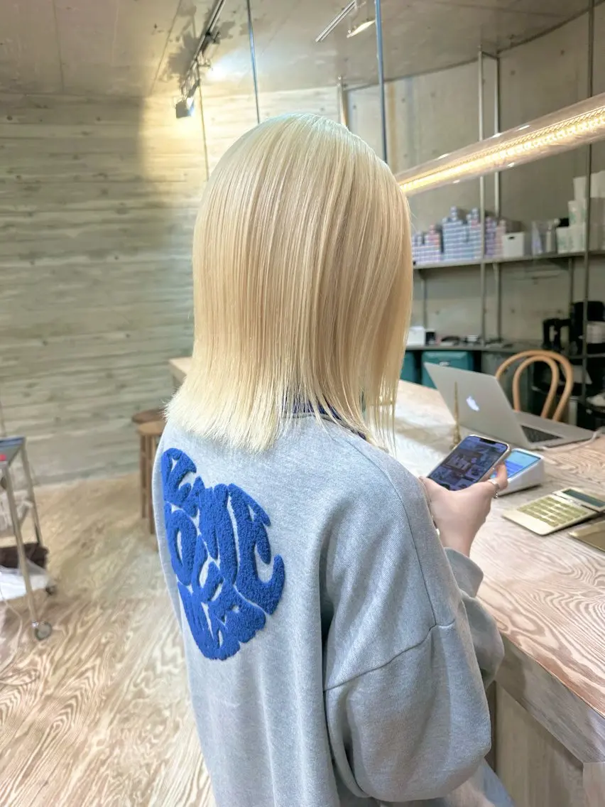 ミディアム カラー ヘアカラー kai .のヘアスタイル