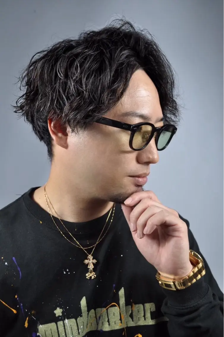 ミディアム ミディアムパーマ 髪質改善 韓国風ヘア カット パーマ 阿賀 佑季のヘアスタイル