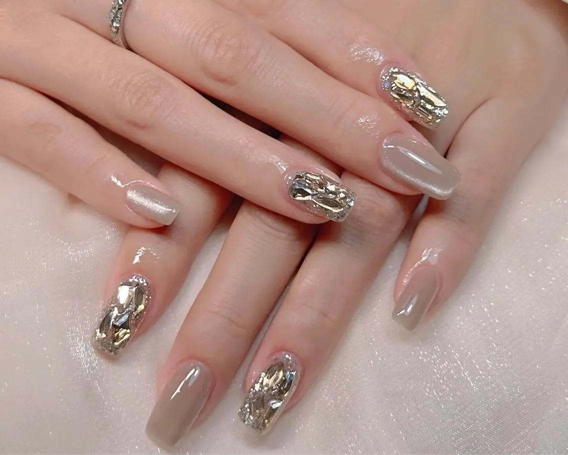 ネイル LUMI NAILのネイルデザイン