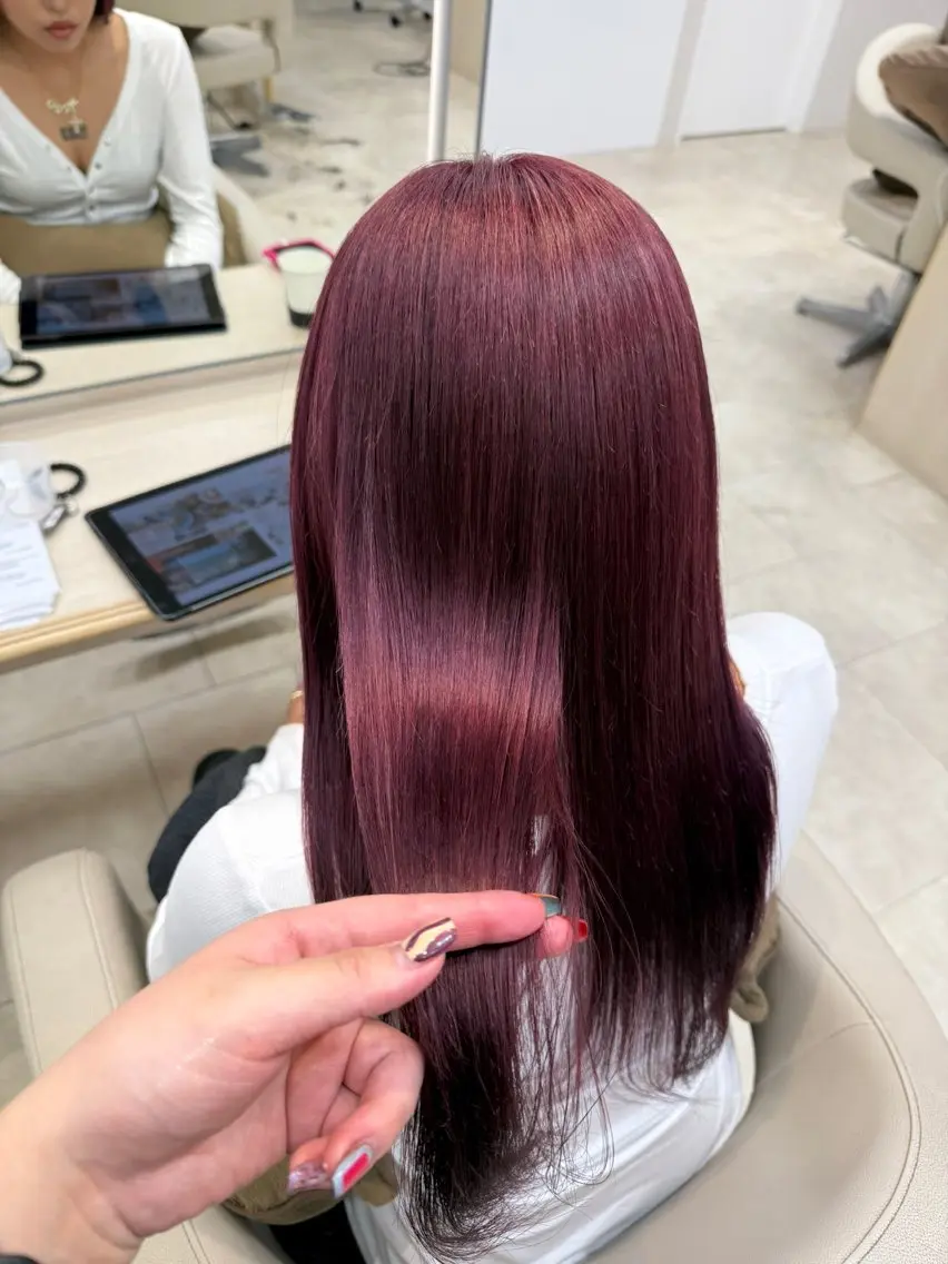 ロング ヘアカラー 岡田 和馬のヘアスタイル