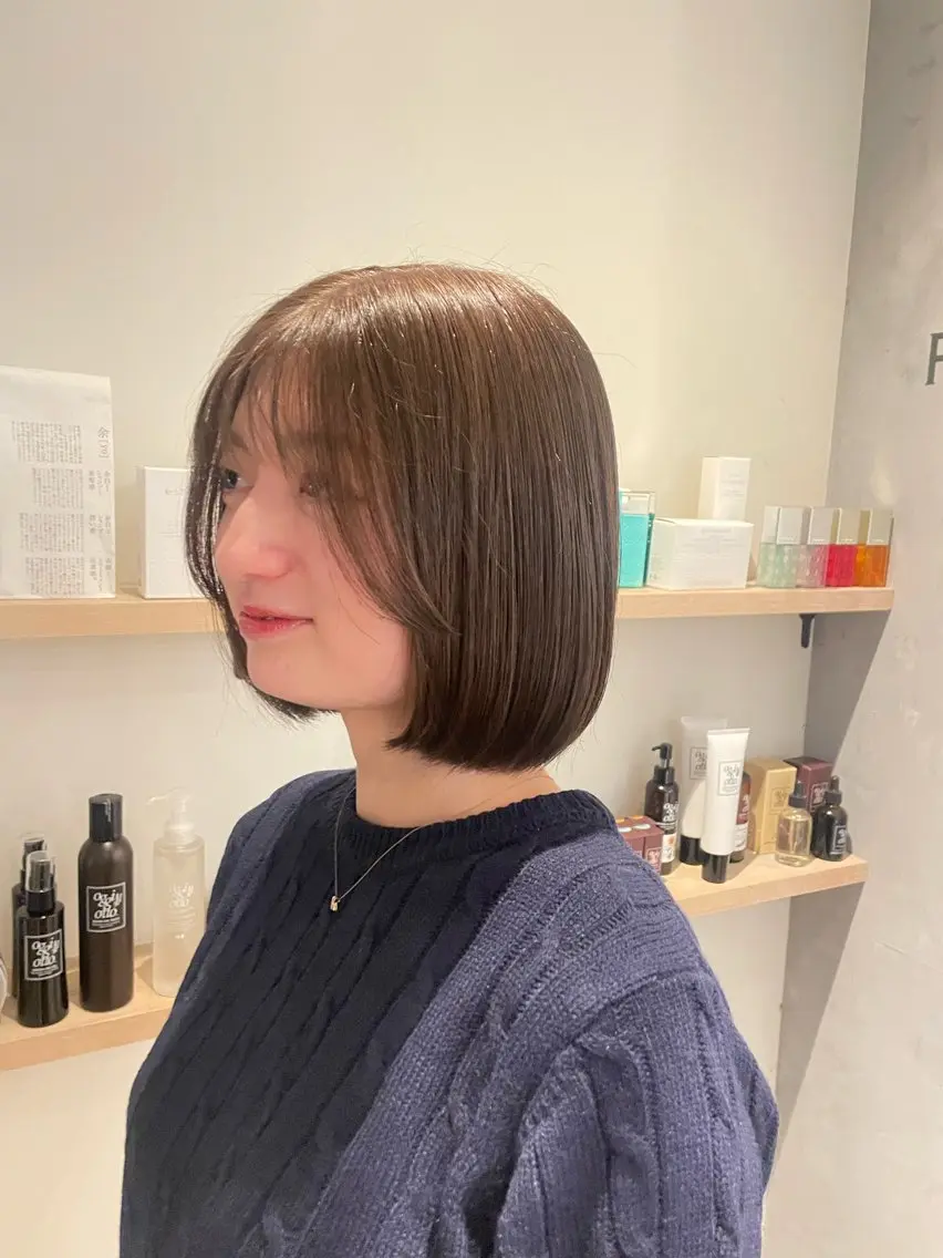 ショート ROCCO アイナ/ レイヤー透明感カラーのヘアスタイル