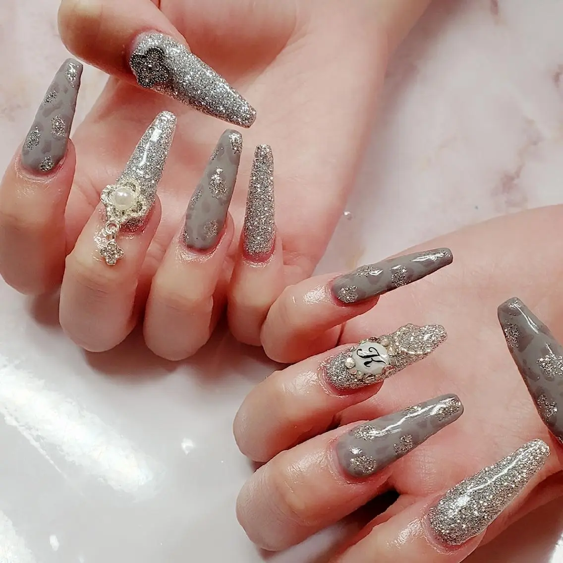 ネイル アニマル柄 ラメ(グリッター) Garnet nailのネイルデザイン