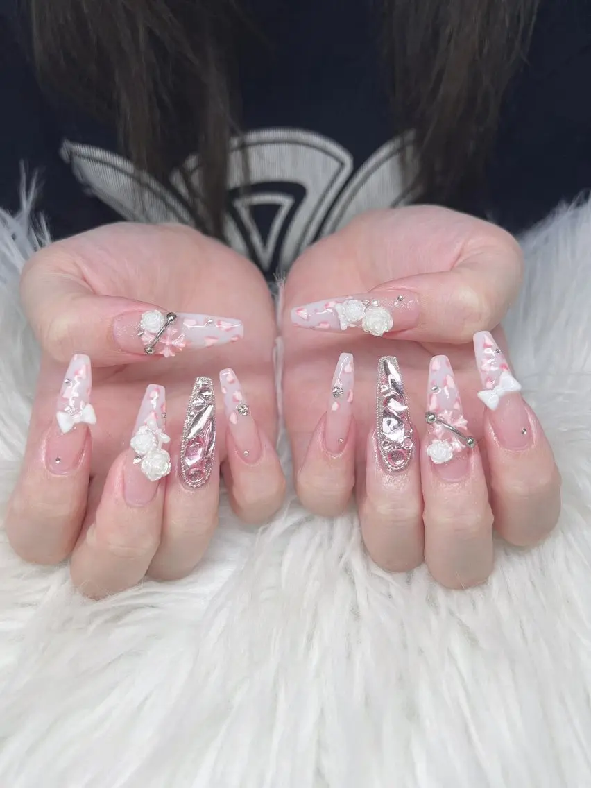 ネイル 長さ出し グラデーション 卒業式 キラキラネイル マグネットネイル Lee Nailsのネイルデザイン