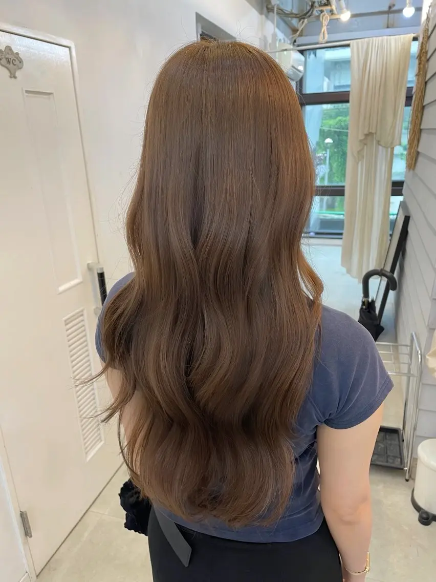 ロング カラー ベージュカラー ミルクティーベージュ カット ヘアカラー トリートメント GiseL 博多筑紫口店のヘアスタイル