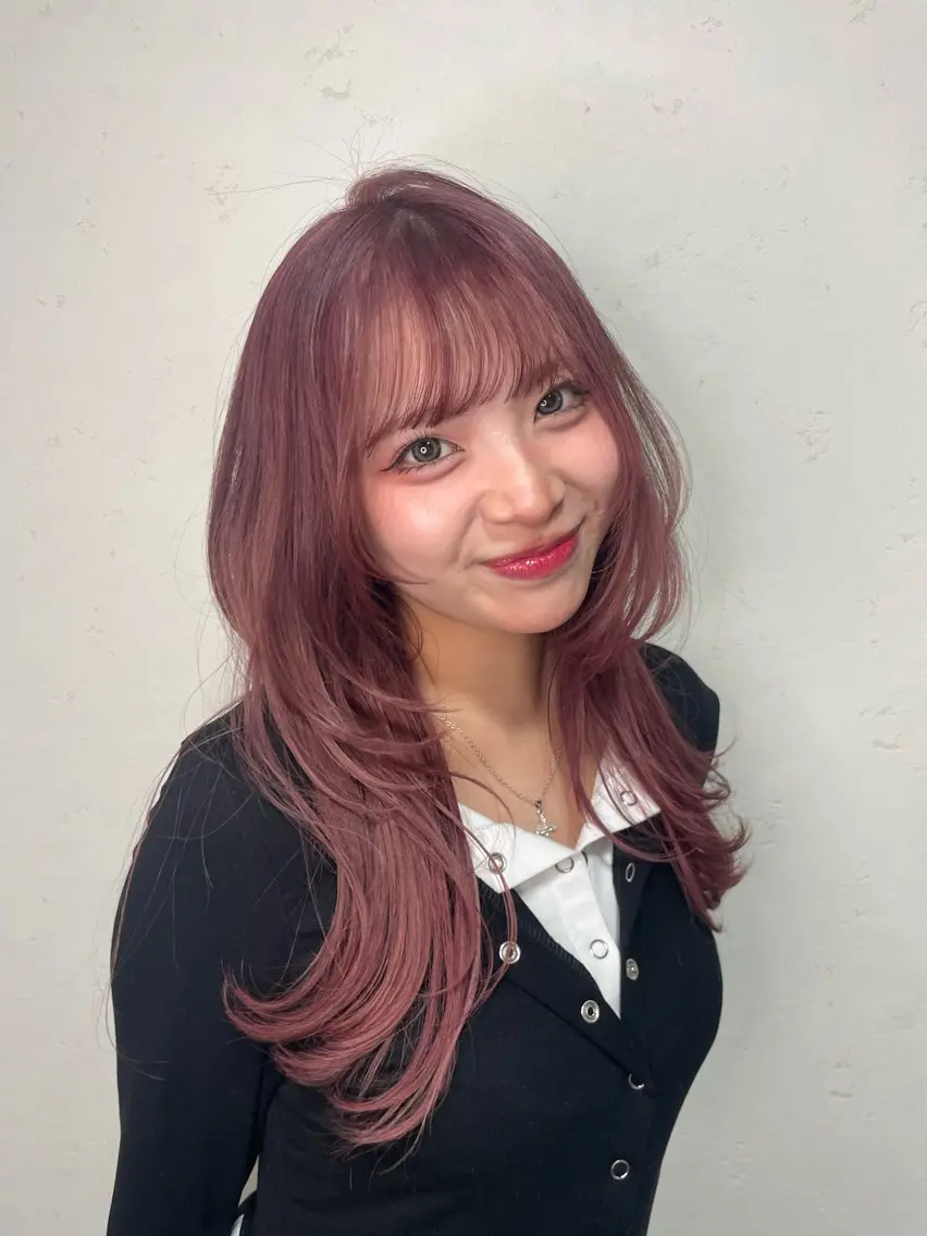 ロング ヘアカラー 韓国風レイヤーカラー ライムのヘアスタイル
