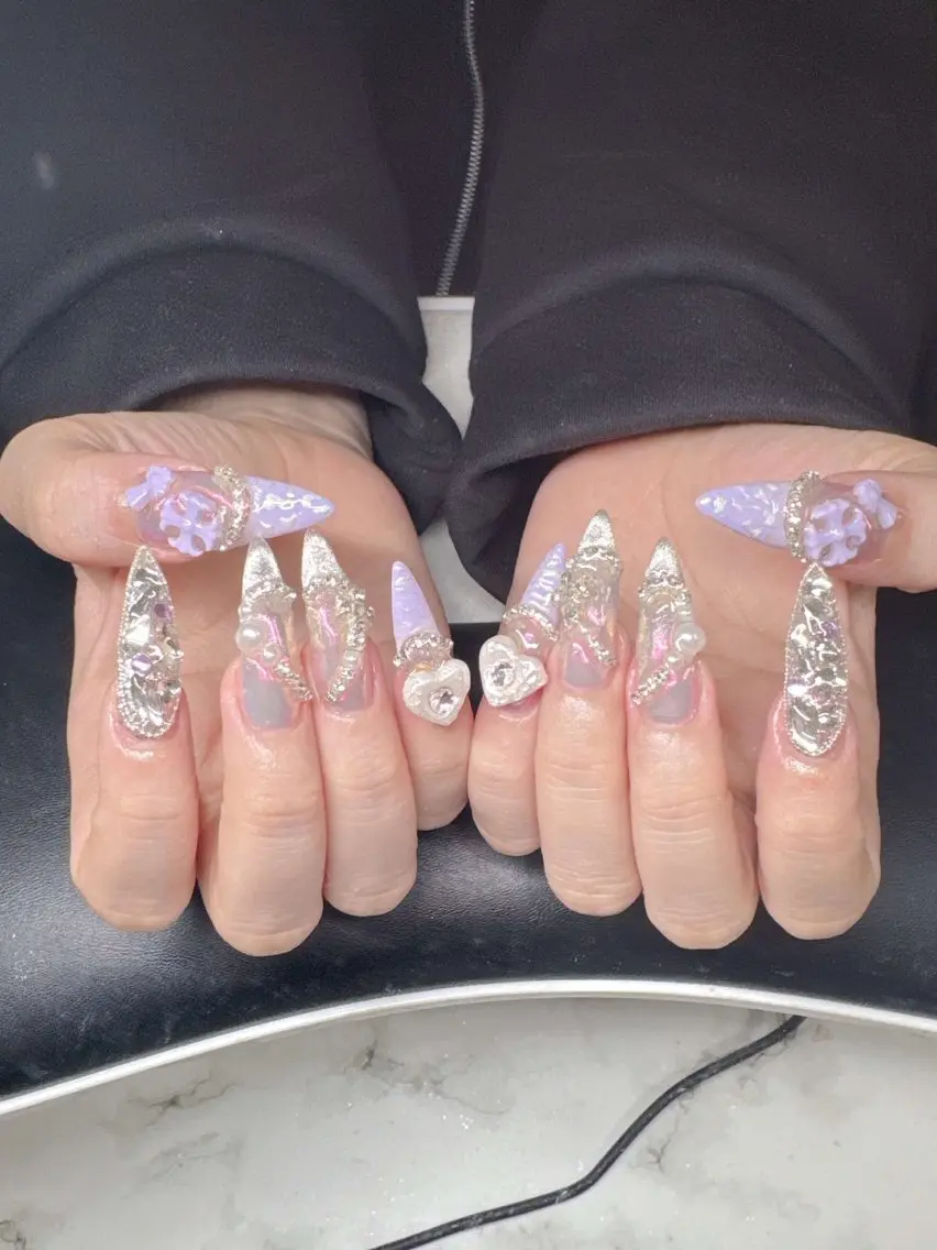 ネイル 長さ出し グラデーション 卒業式 キラキラネイル マグネットネイル Lee Nailsのネイルデザイン