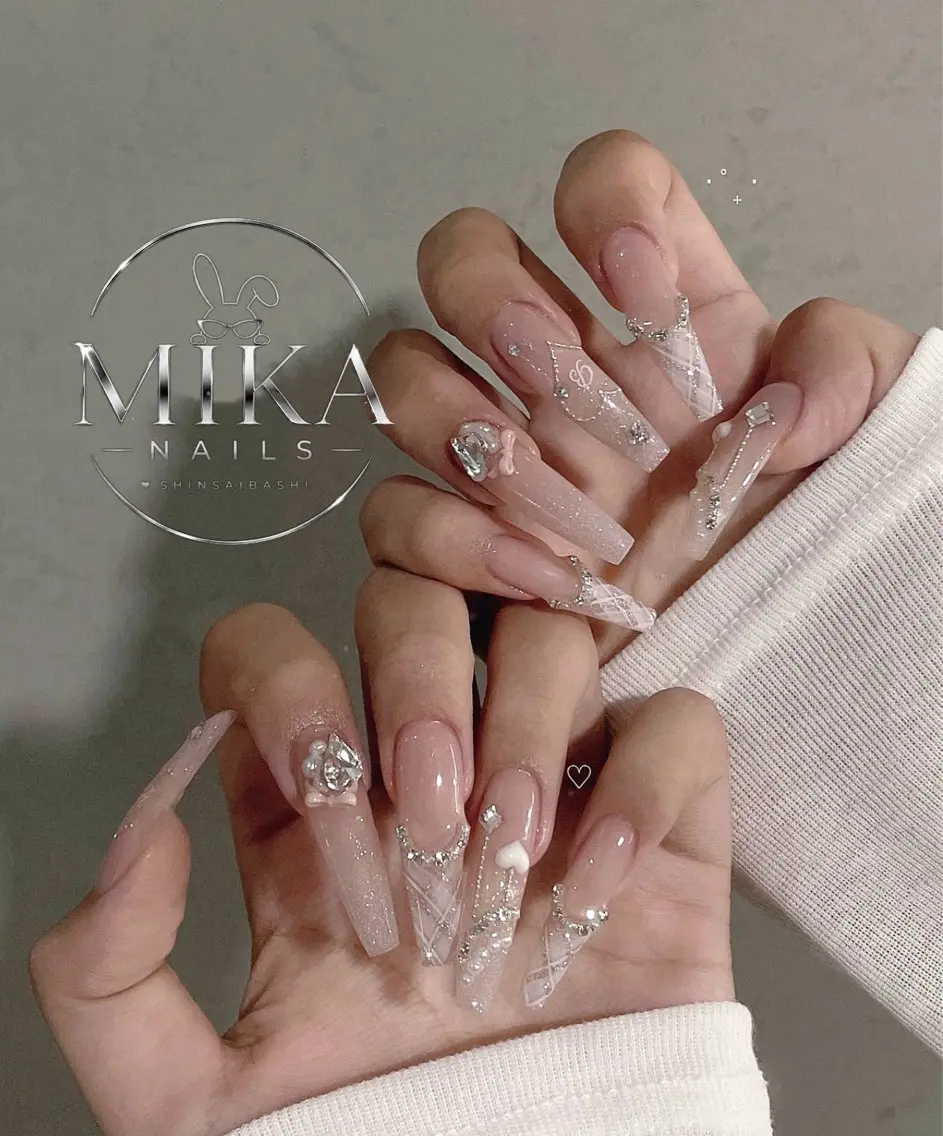 ネイル アートネイル チークネイル ドット フットネイル フレンチネイル ハンドネイル 🌱Rina🎀 Mikaのネイルデザイン