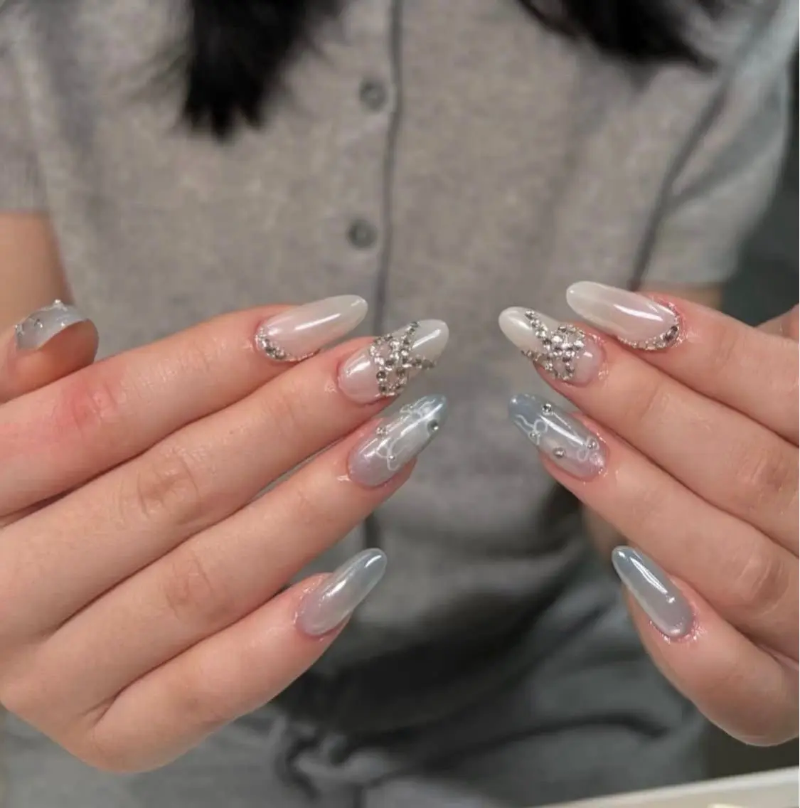 ネイル チークネイル フレンチネイル グラデーション キラキラネイル 韓国ネイル ハンドネイル Minette nailHuongのネイルデザイン