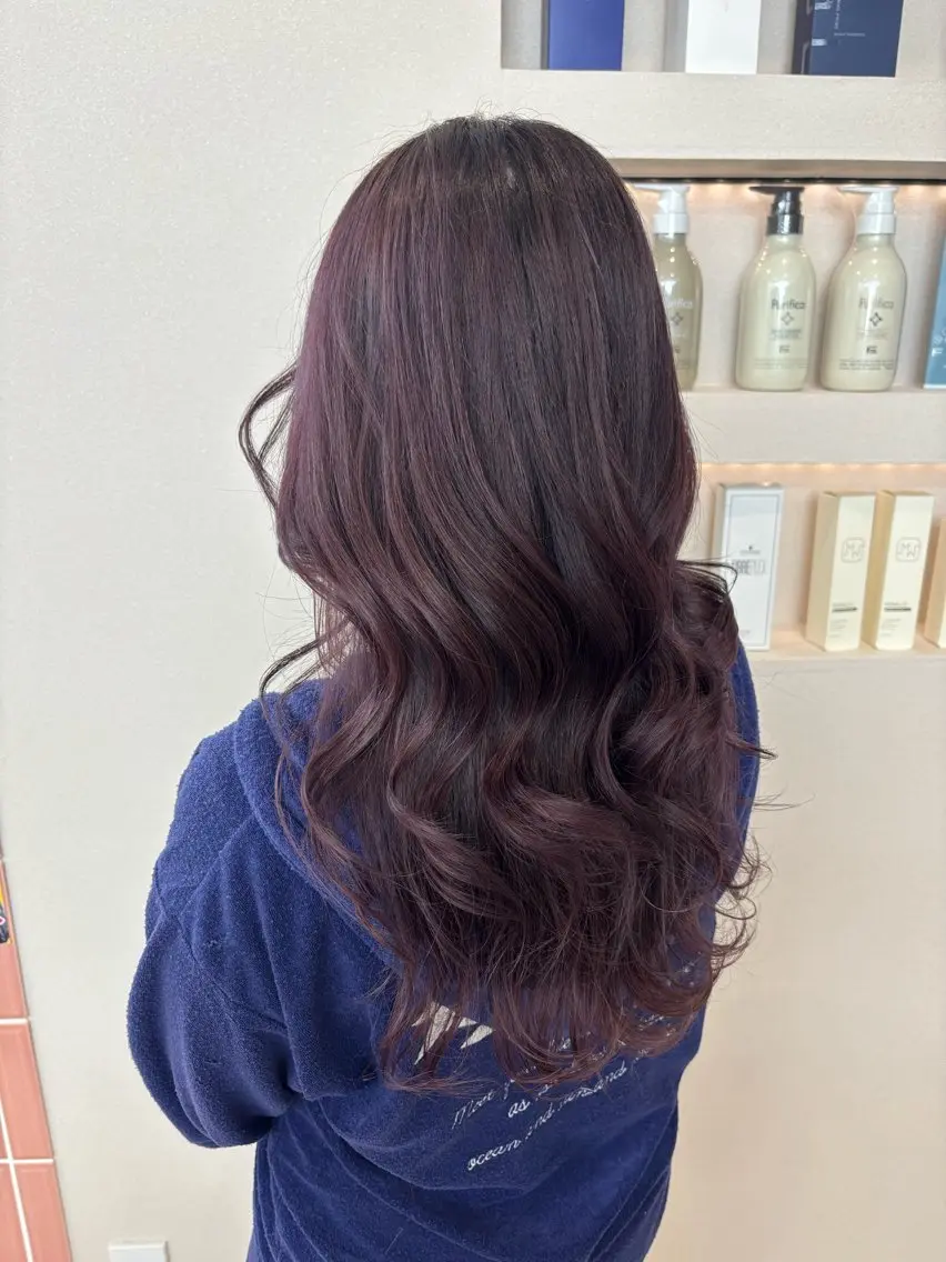 ロング パープルカラー ヘアカラー トリートメント 角谷 靖子のヘアスタイル