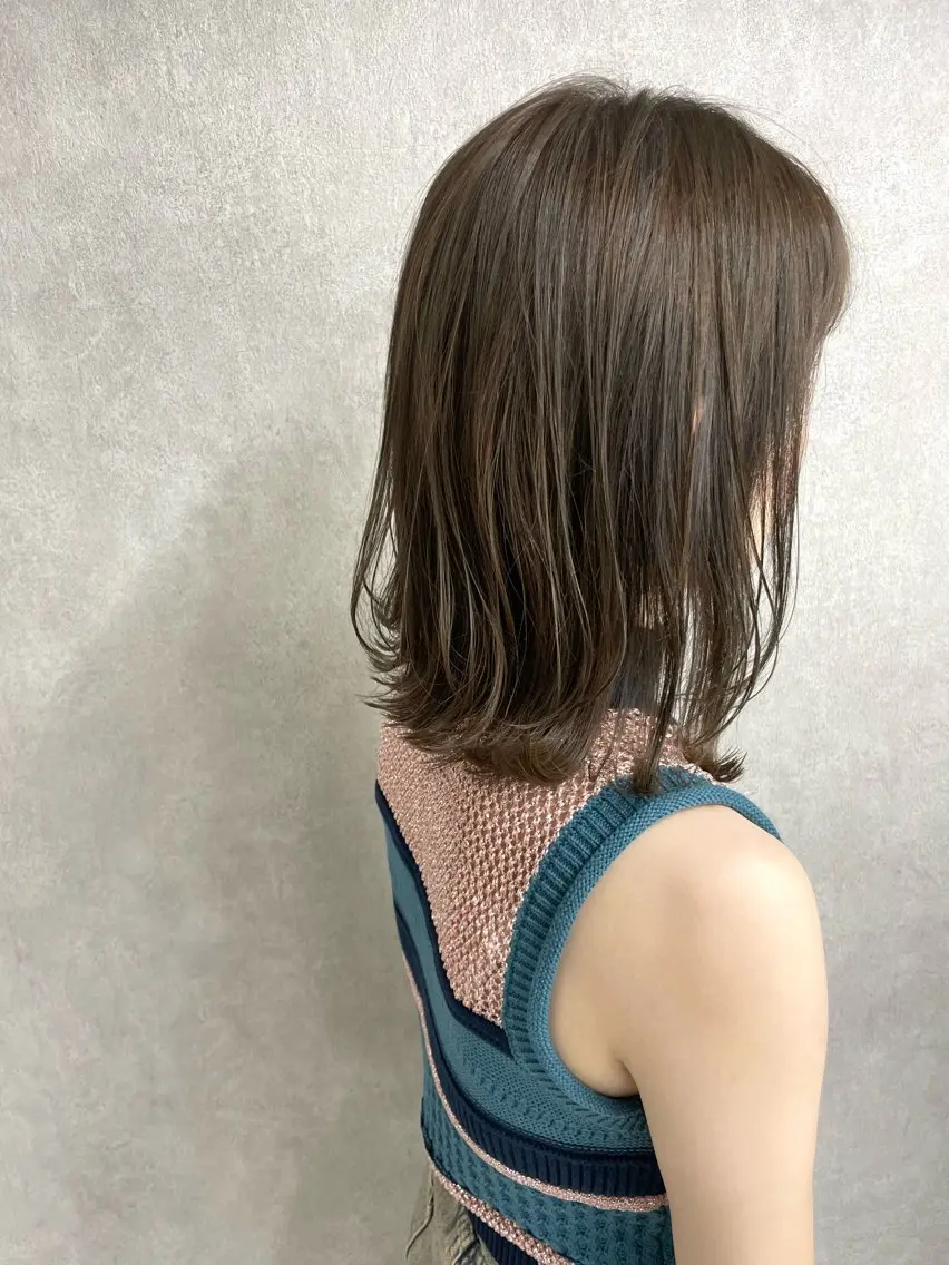 ミディアム ハイライト 一戸 亮祐のヘアスタイル
