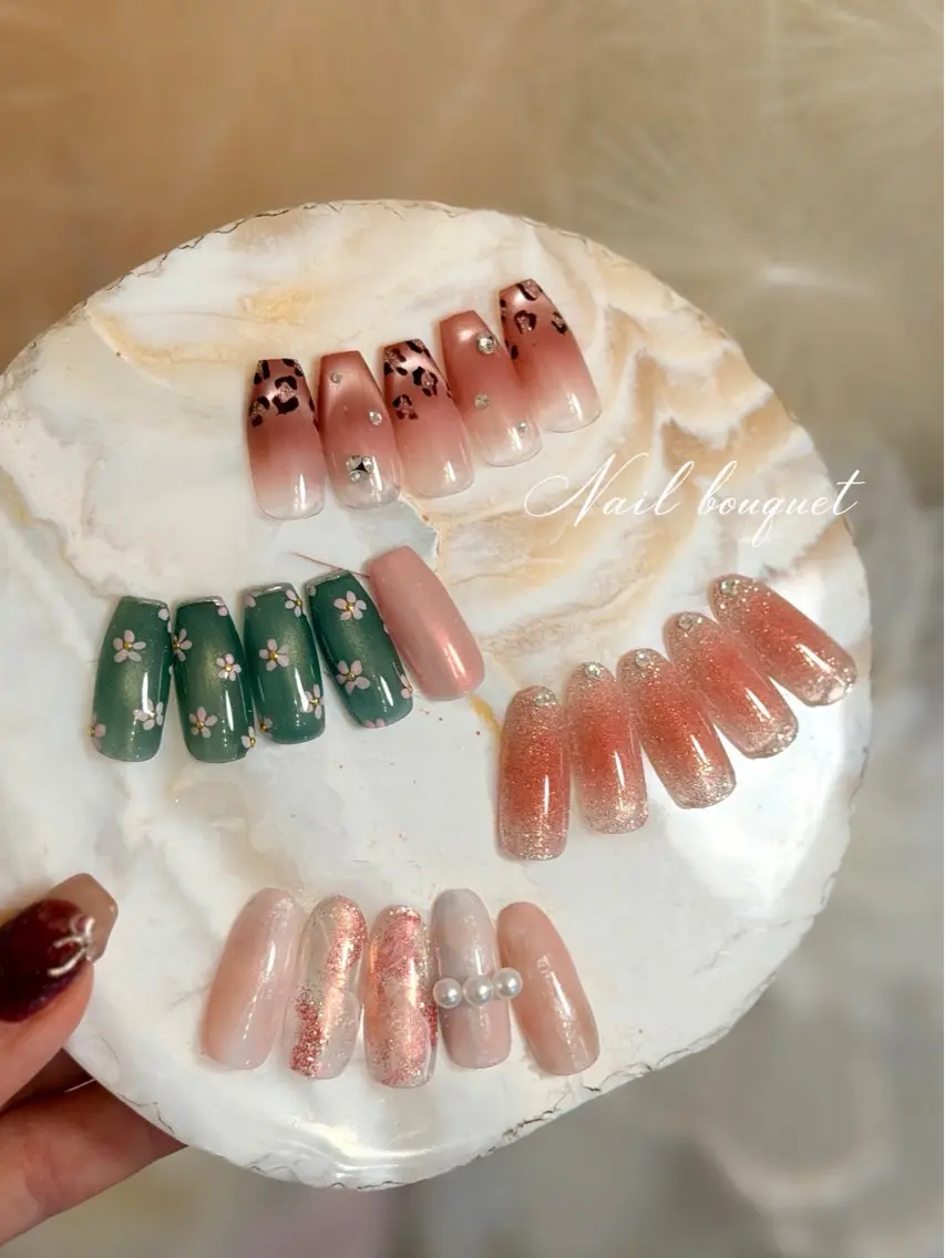 ネイル カジュアル フレンチネイル ガーリー キラキラネイル マグネットネイル ハンドネイル Nail bouquetのネイルデザイン