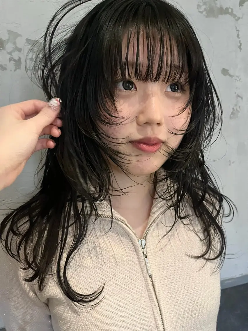 ロング 田中 里奈のヘアスタイル