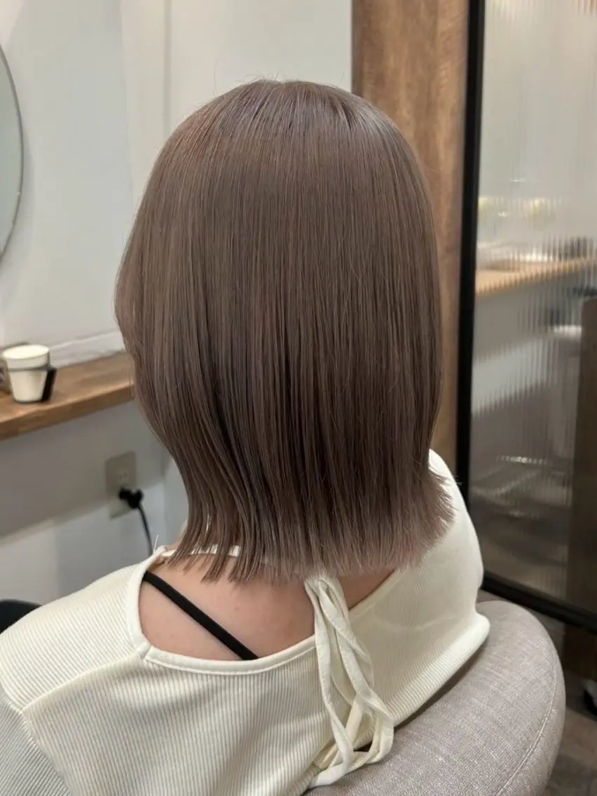 ミディアム カラー ベージュカラー Yuna ユウナのヘアスタイル