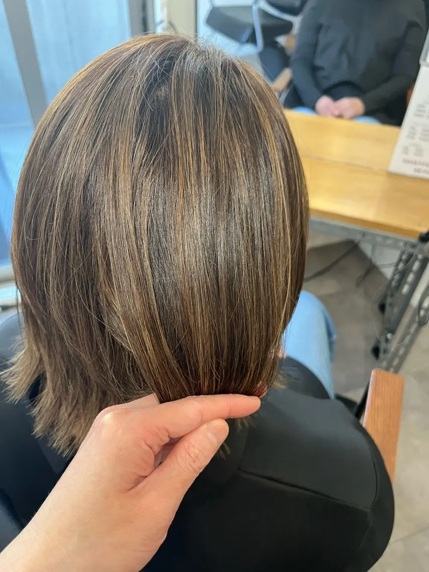 ミディアム カット ヘアカラー トリートメント OFF YUYAのヘアスタイル