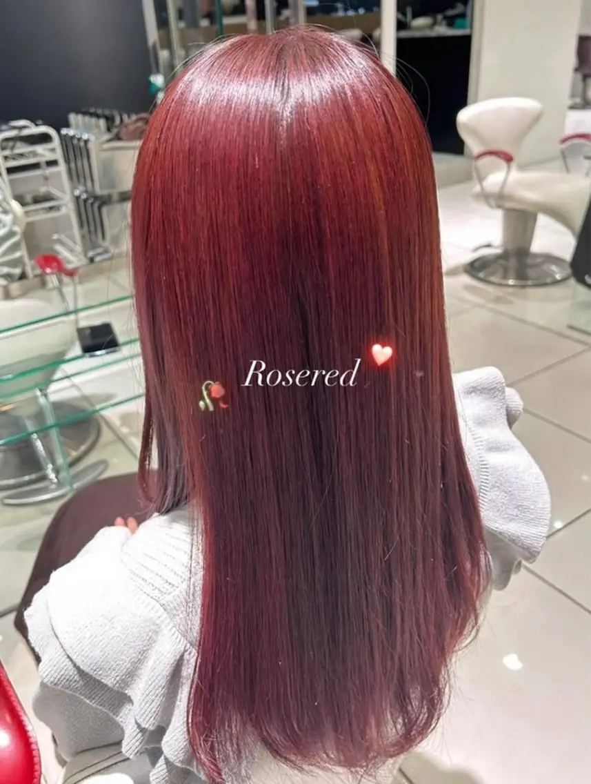 カラー レッドカラー ローズカラー 小野寺 日葵のヘアスタイル