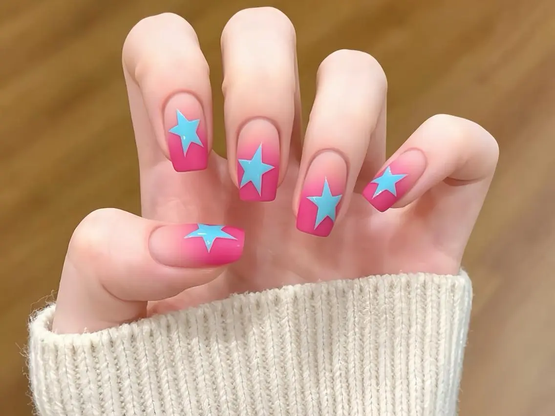 ネイル オーロラネイル チークネイル 長さ出し フットネイル フレンチネイル 🦋new Nail🦋ニノのネイルデザイン