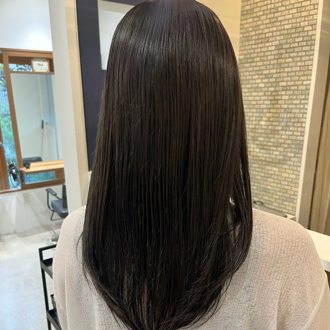 ロング カラー ヘアアレンジ ブリーチ オリーブグレー トリートメント カット ヘアカラー トリートメント 無料カットモデル‪✨ ✂️Nanami🌷のヘアスタイル