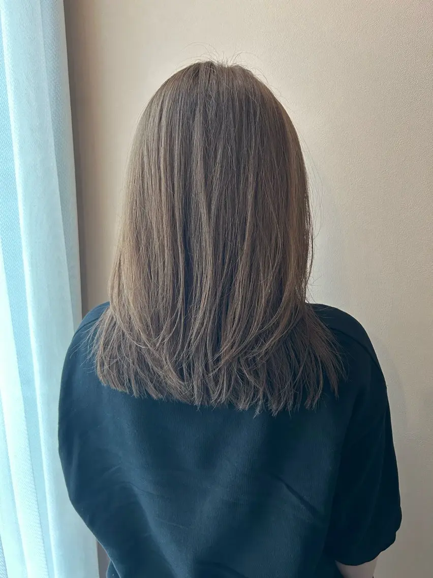 セミロング カラー ベージュカラー ブリーチ ミルクティーベージュ カット ヘアカラー トリートメント hubhair レイヤー/透明感のヘアスタイル
