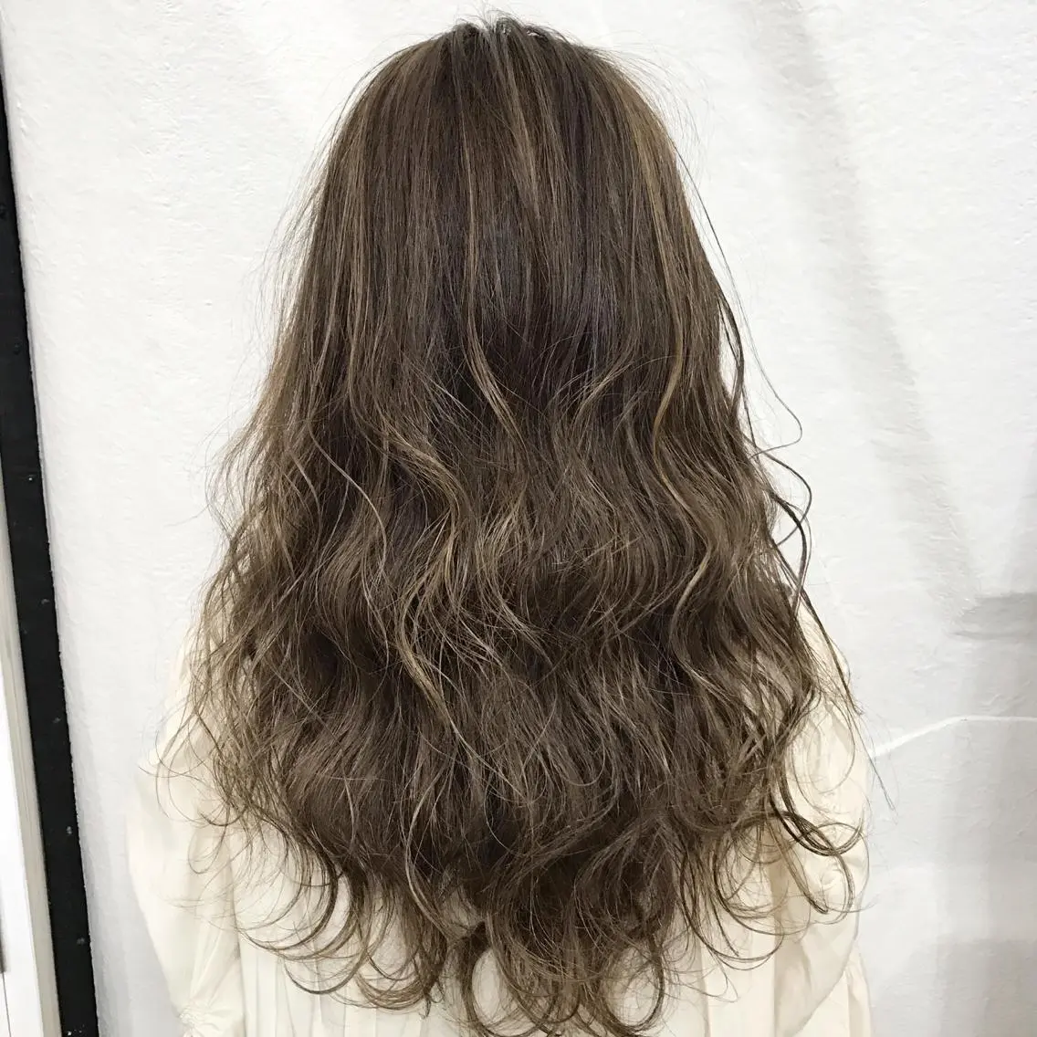 ロング カラー ベージュカラー グレージュ ハイライトカラー ハイライト K-POP好き美容師 🇰🇷Kai.Yのヘアスタイル