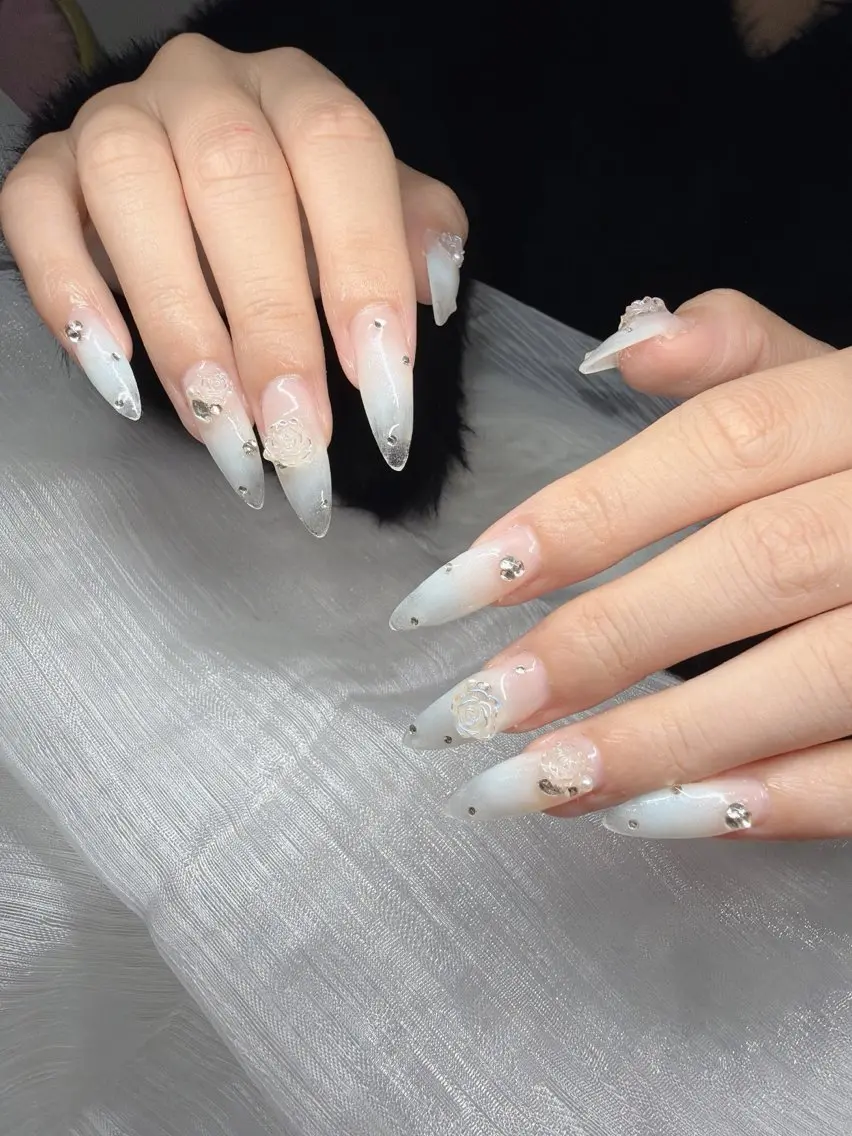 ネイル ハンドネイル Lee Nailsのネイルデザイン