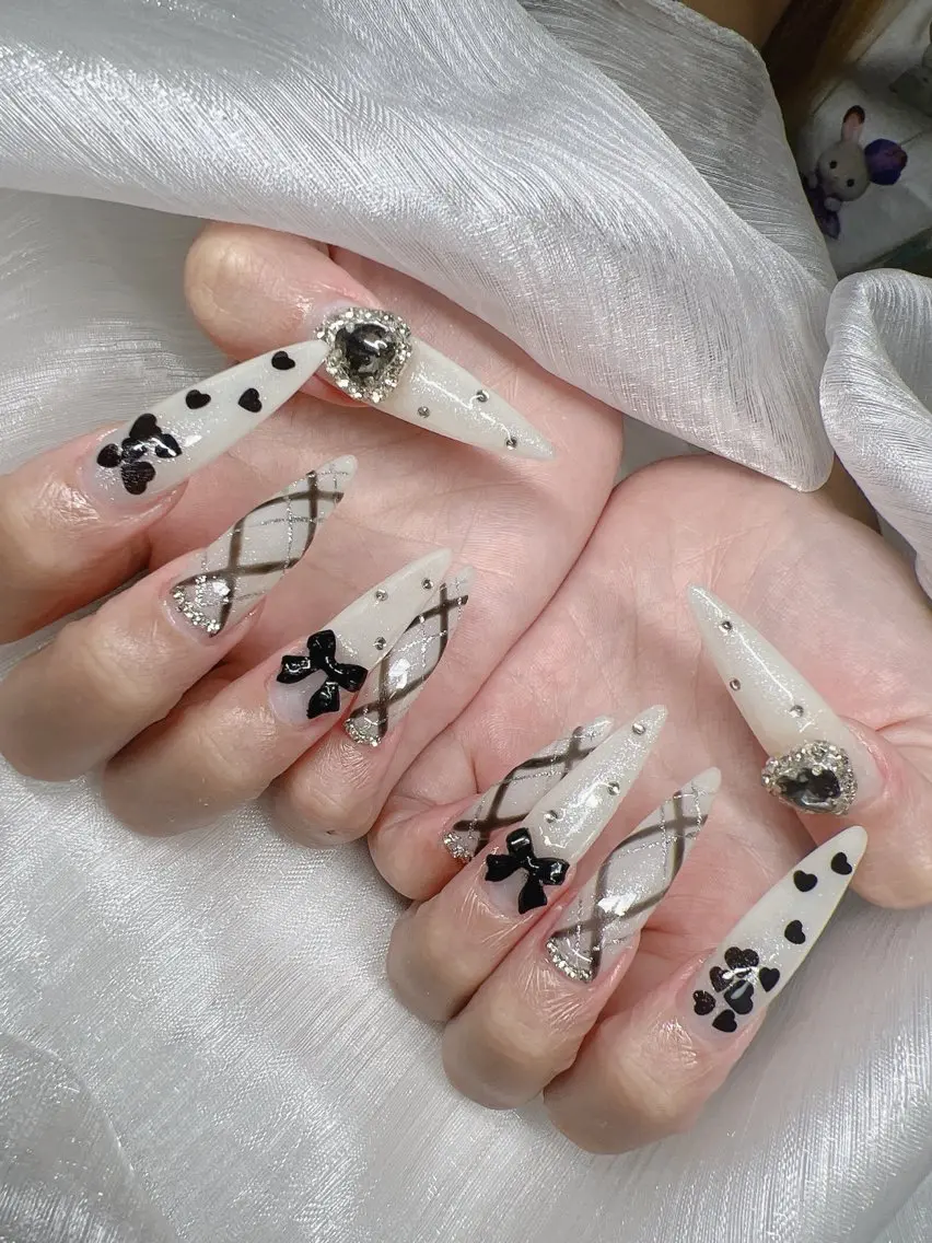 ネイル ハンドネイル Lee Nails チップ長さだし専門店のネイルデザイン