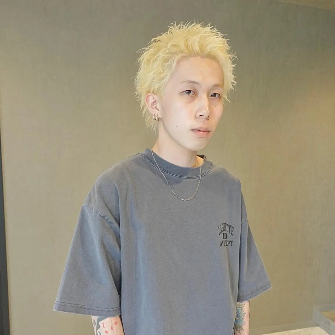 メンズ スパイキーショート ヨシカワ タツキのヘアスタイル
