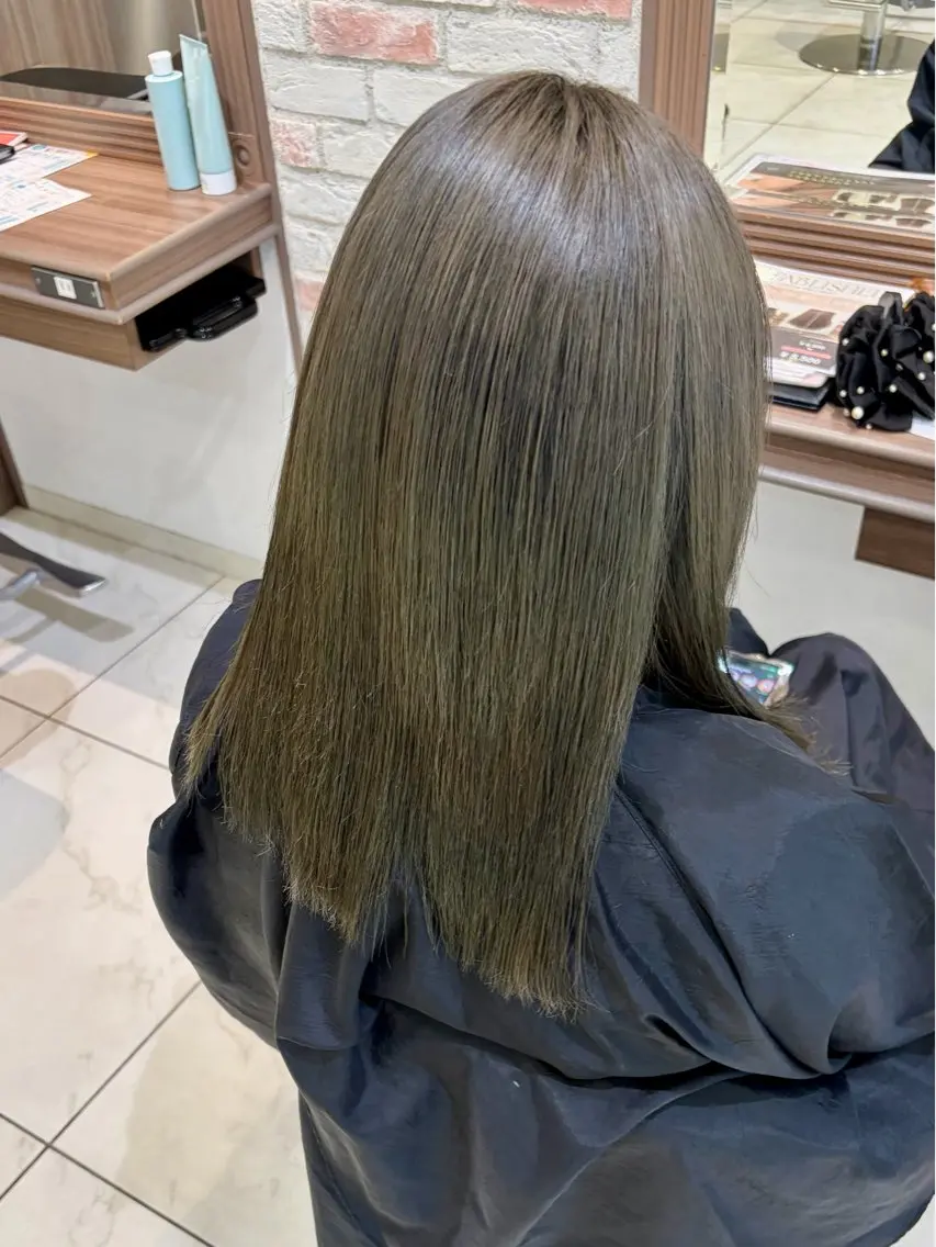 ミディアム カラー グレージュ オリーブグレージュ オリーブグレー ☂️🍬Ash 新杉田☂️🍬山本のヘアスタイル